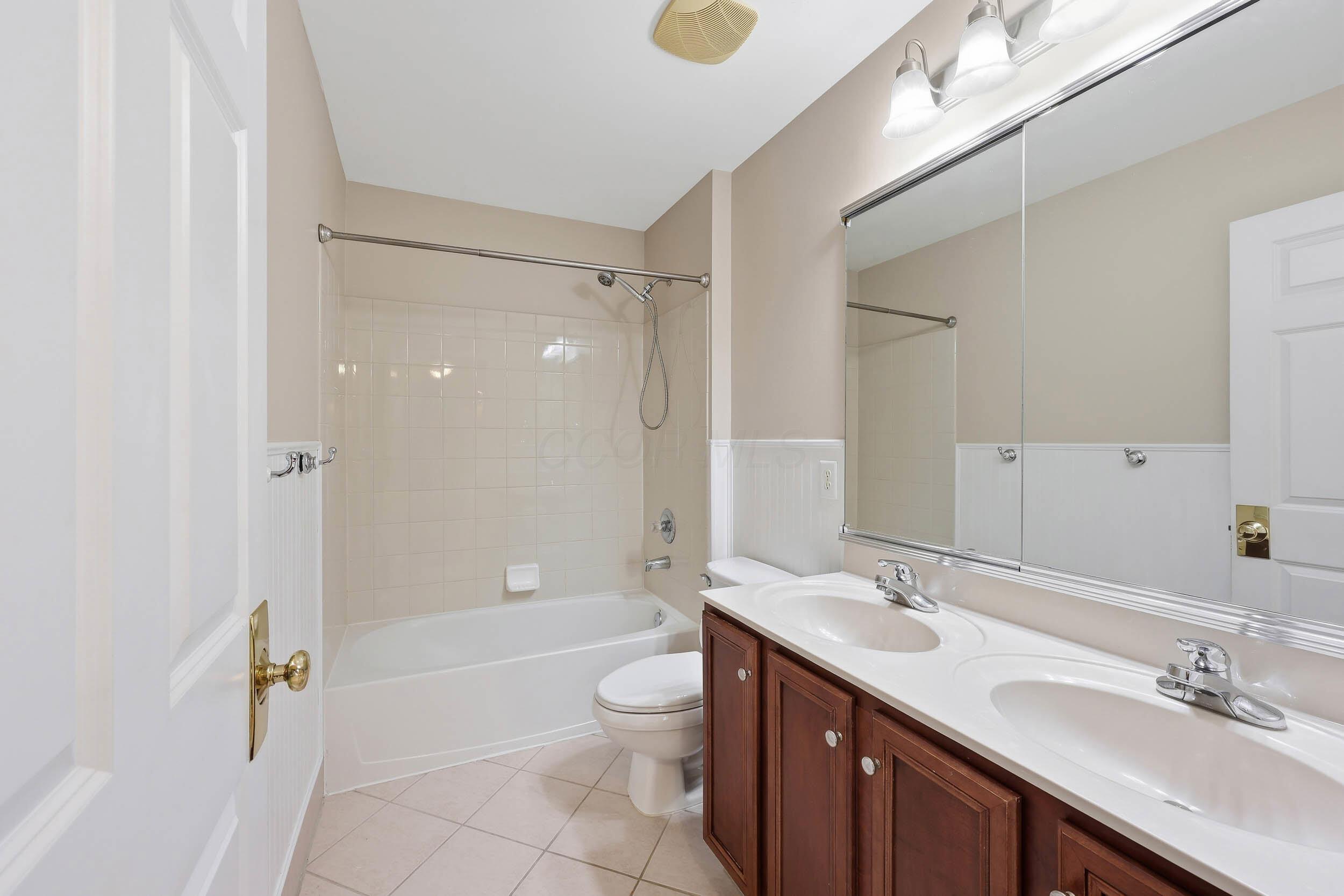 4823 Vista Ridge Drive Property Photo 9