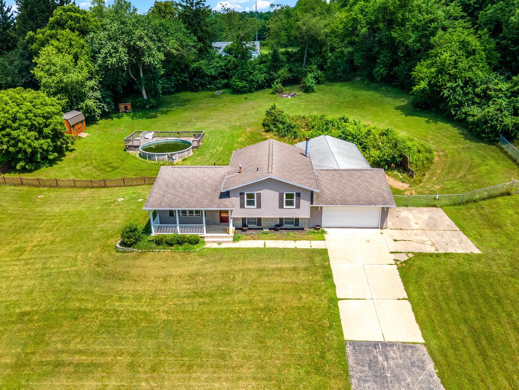 746 Spring Falls Avenue Property Photo 4