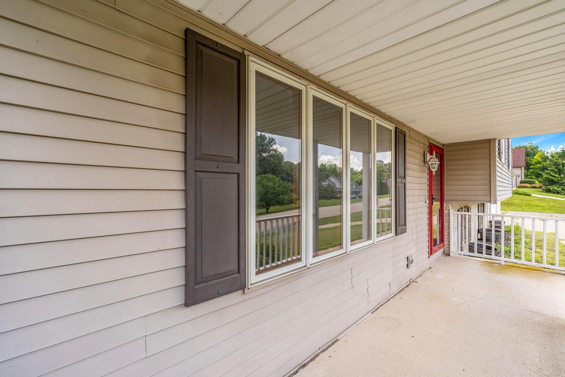 746 Spring Falls Avenue Property Photo 7