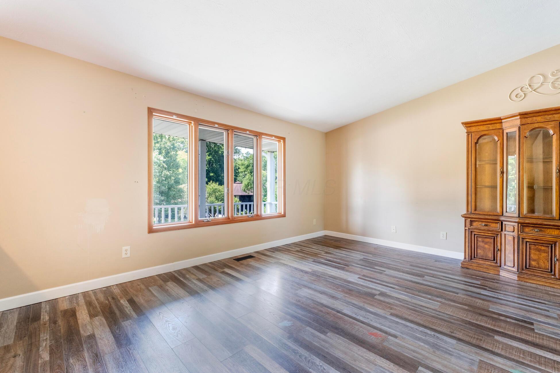 746 Spring Falls Avenue Property Photo 17