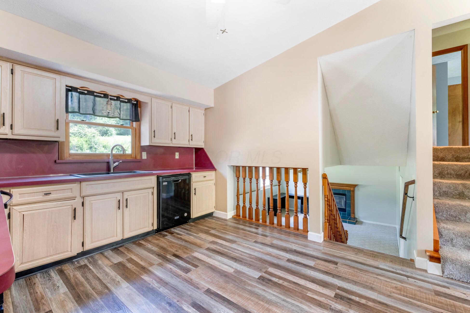 746 Spring Falls Avenue Property Photo 23