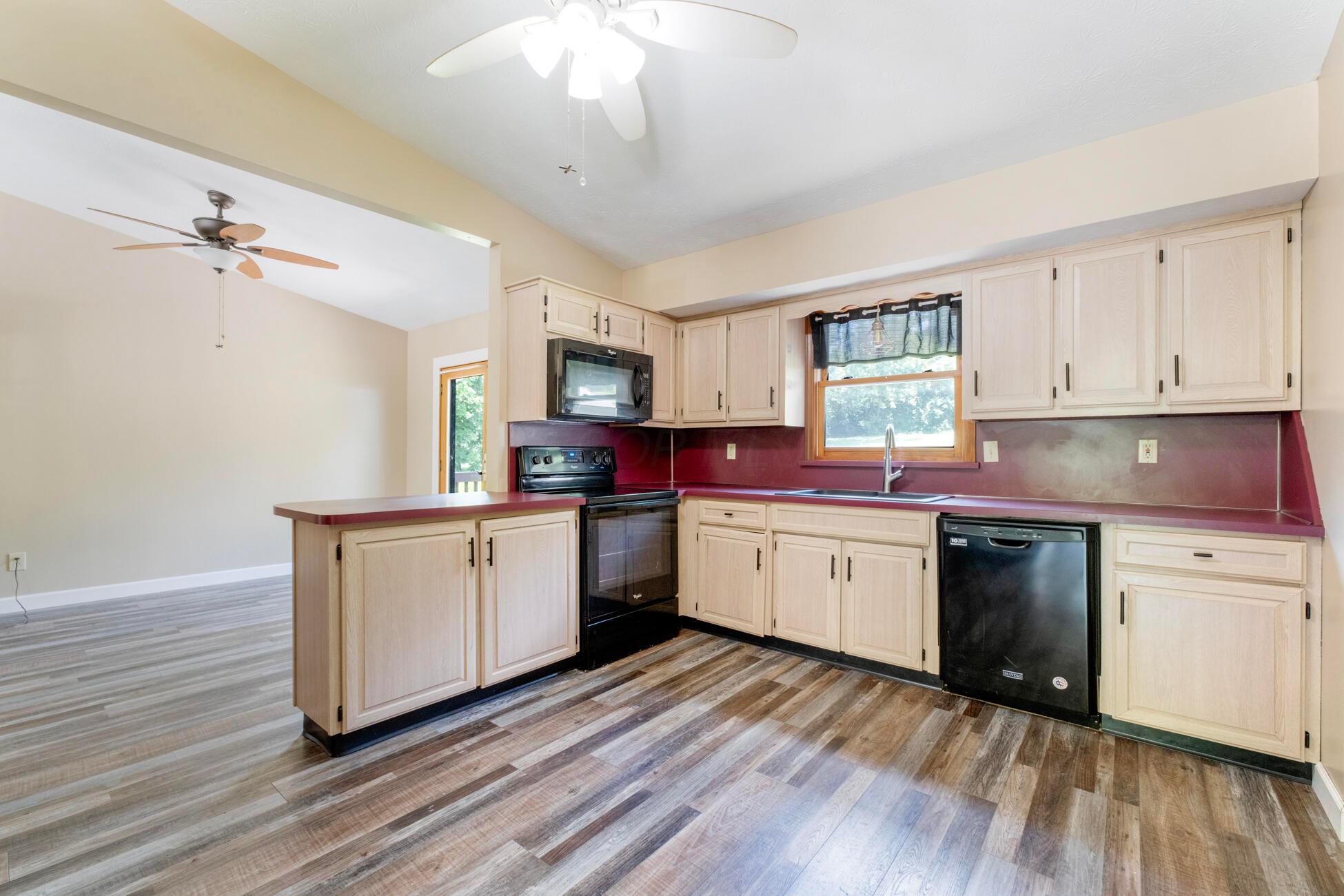 746 Spring Falls Avenue Property Photo 26
