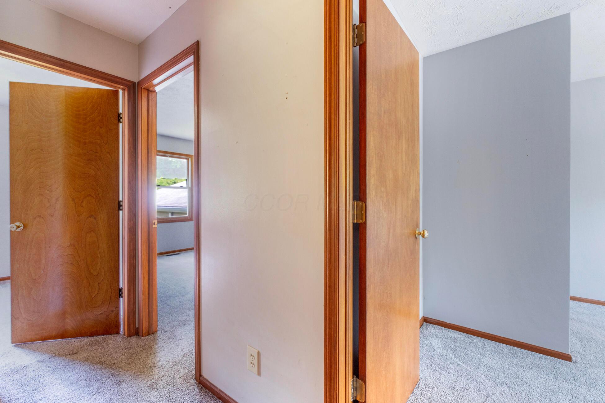 746 Spring Falls Avenue Property Photo 29