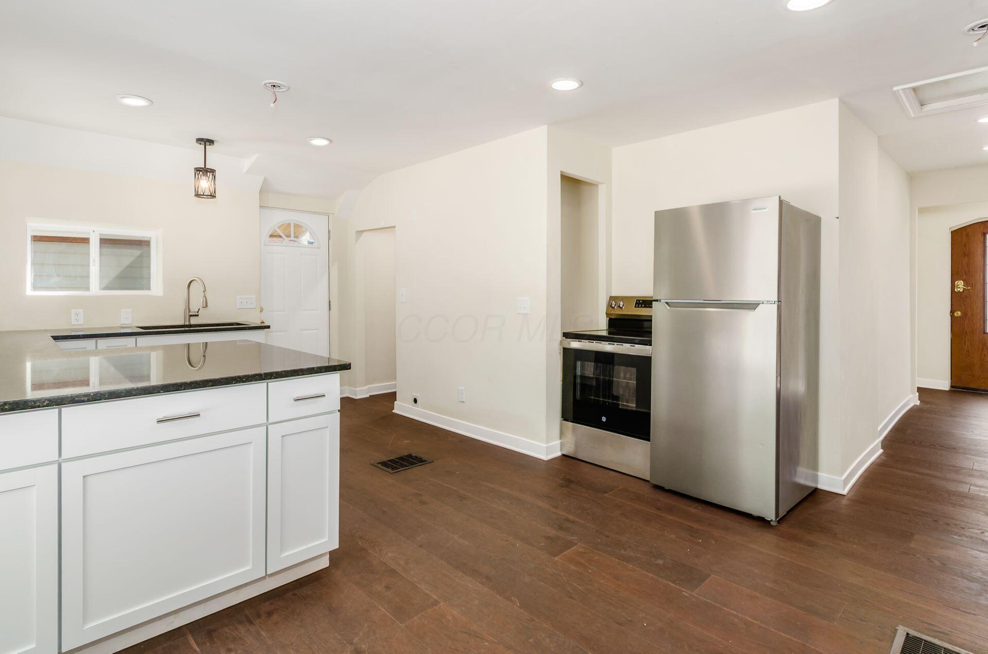 845 Sunbury Road Property Photo 6