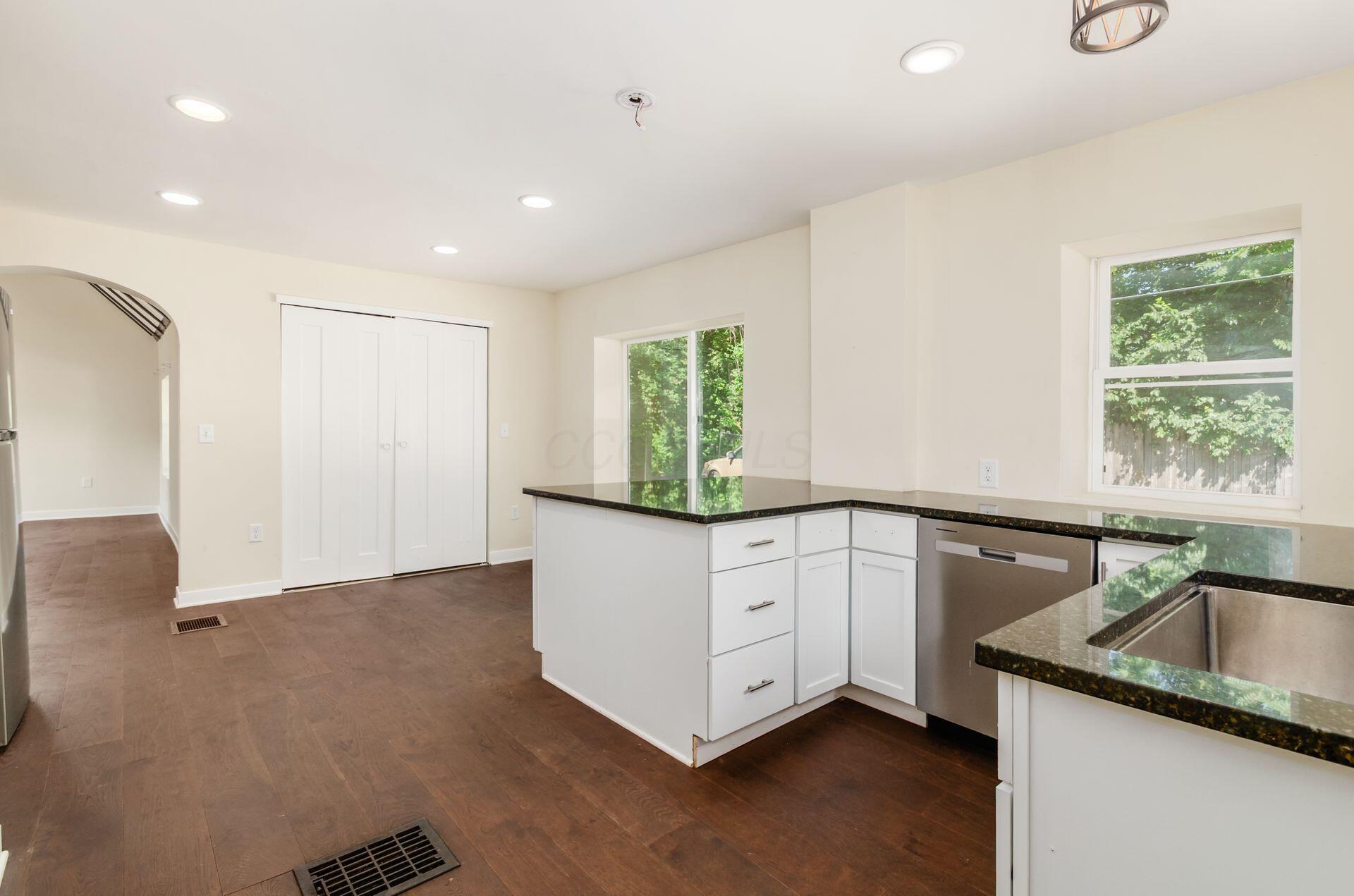 845 Sunbury Road Property Photo 10
