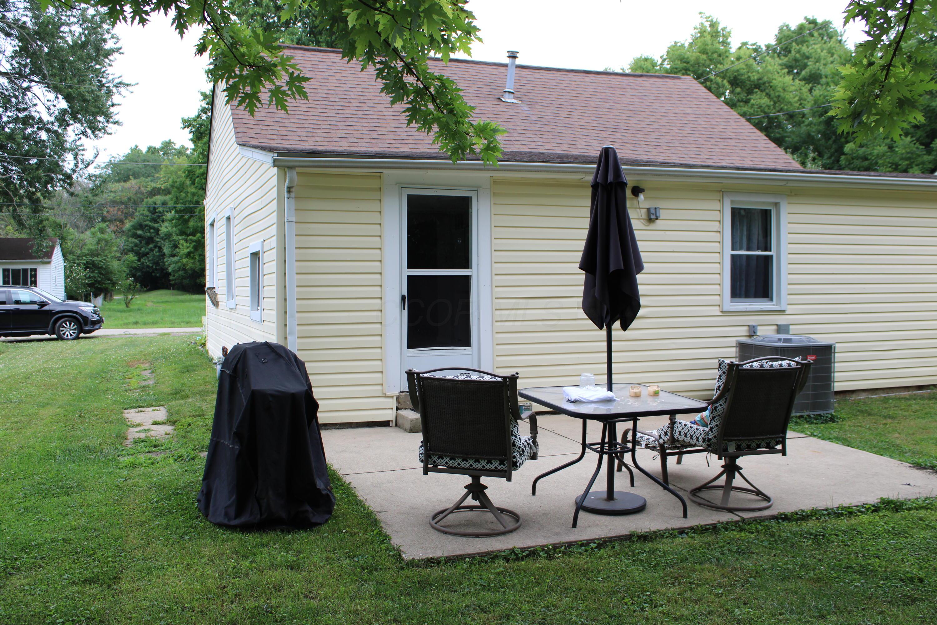 576 Willow Street Property Photo 3