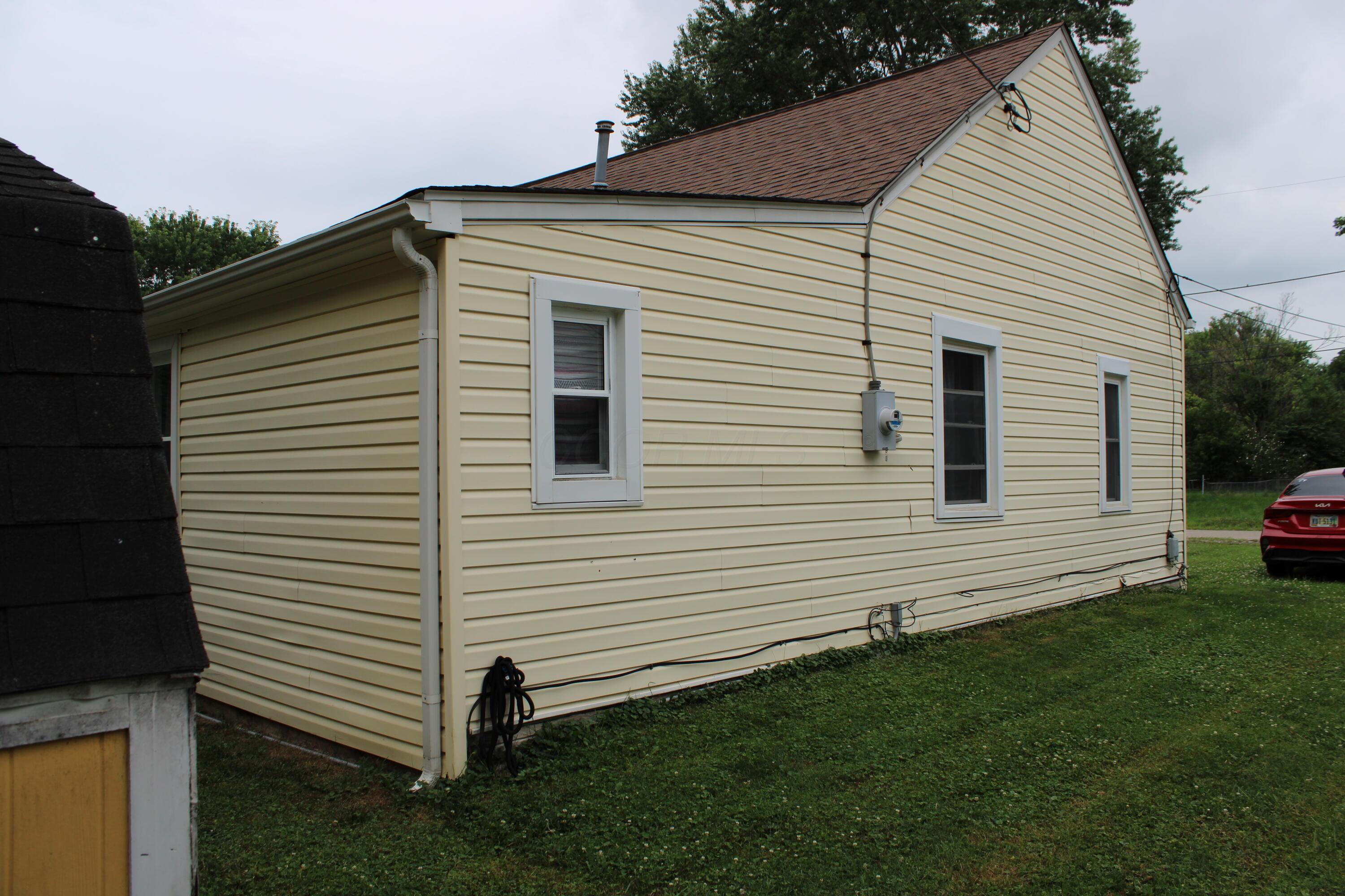 576 Willow Street Property Photo 4