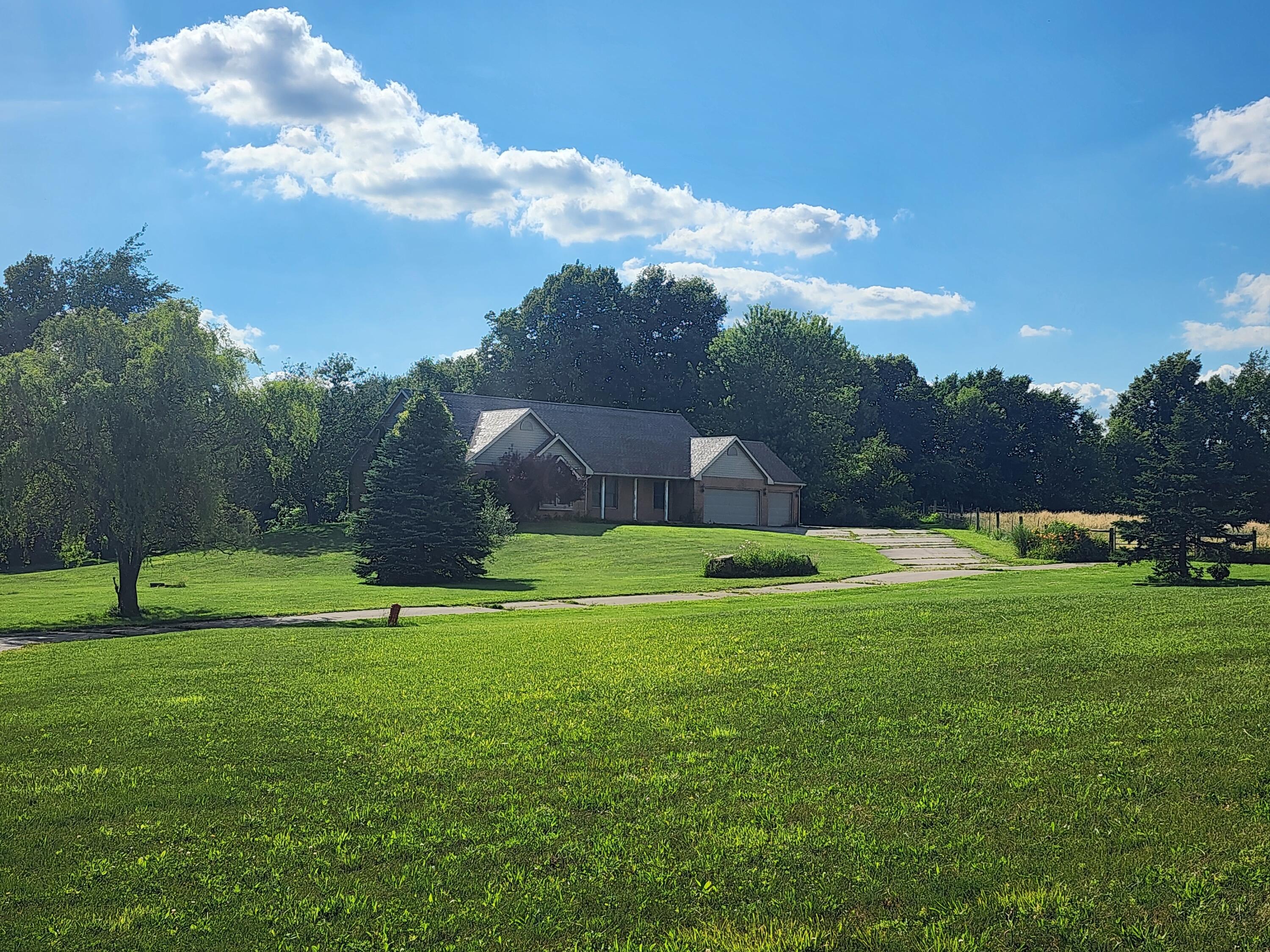 1305 County Road 5 N Property Photo 7