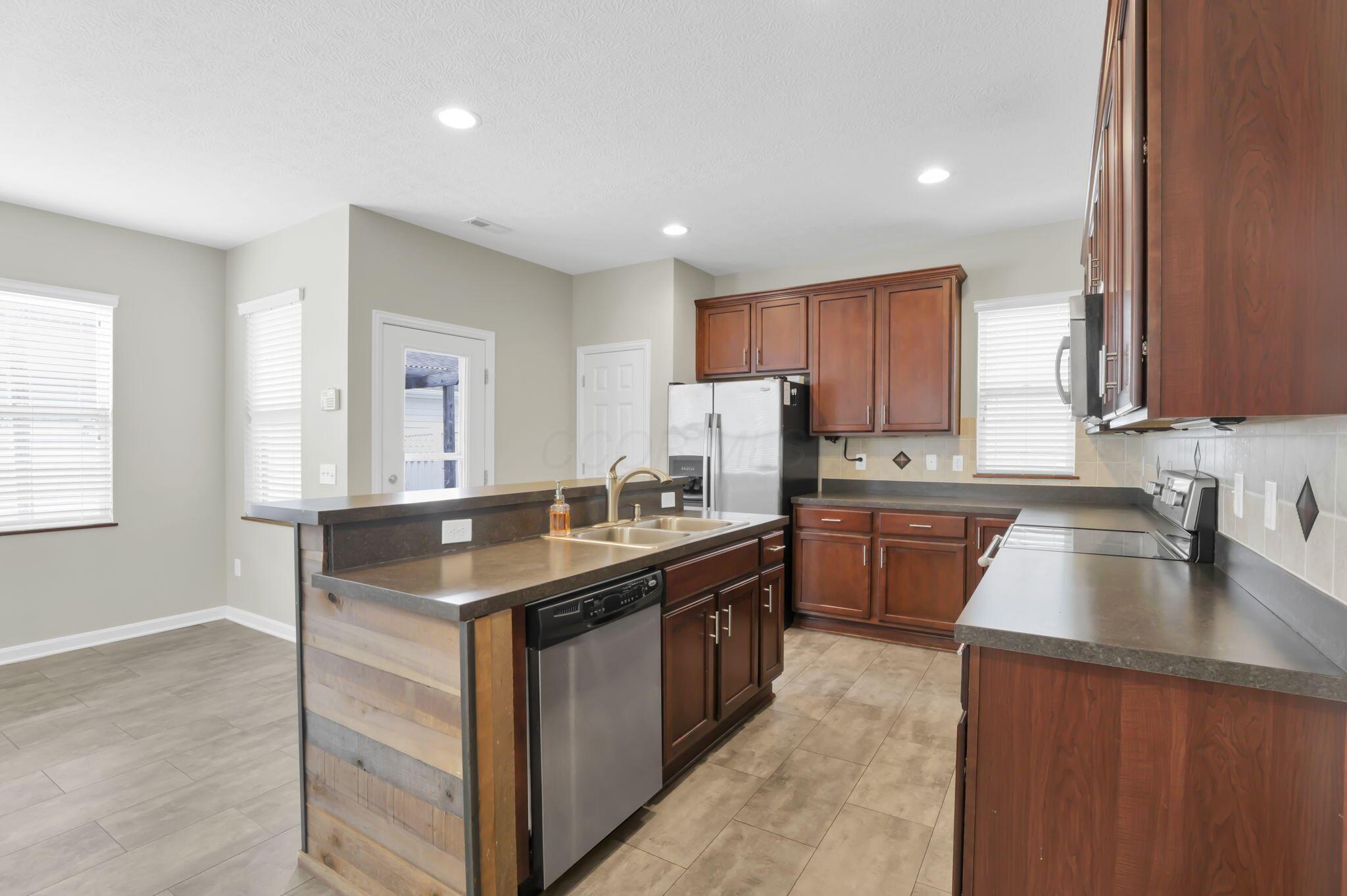 7863 Ashenden Drive Property Photo 15