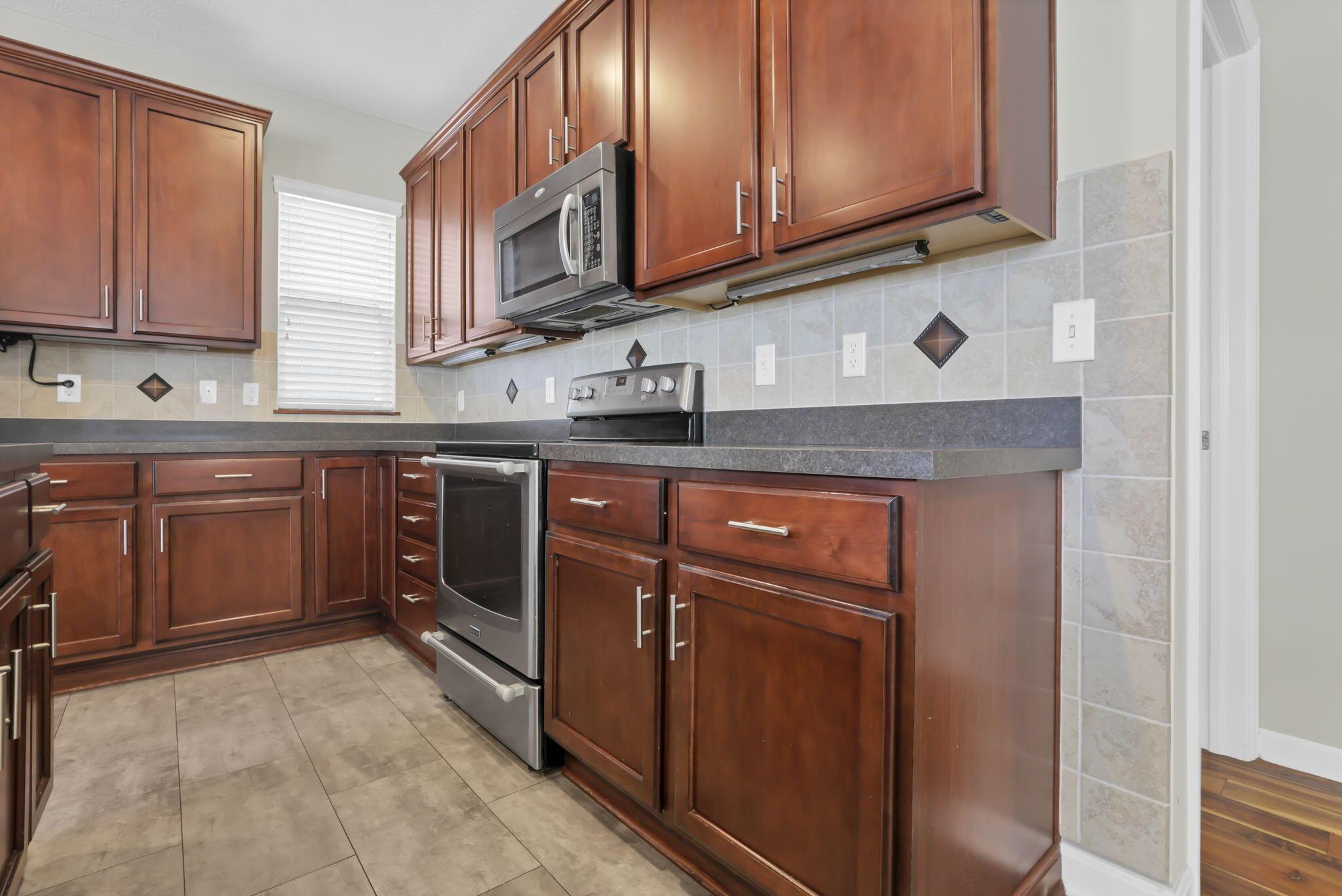 7863 Ashenden Drive Property Photo 20