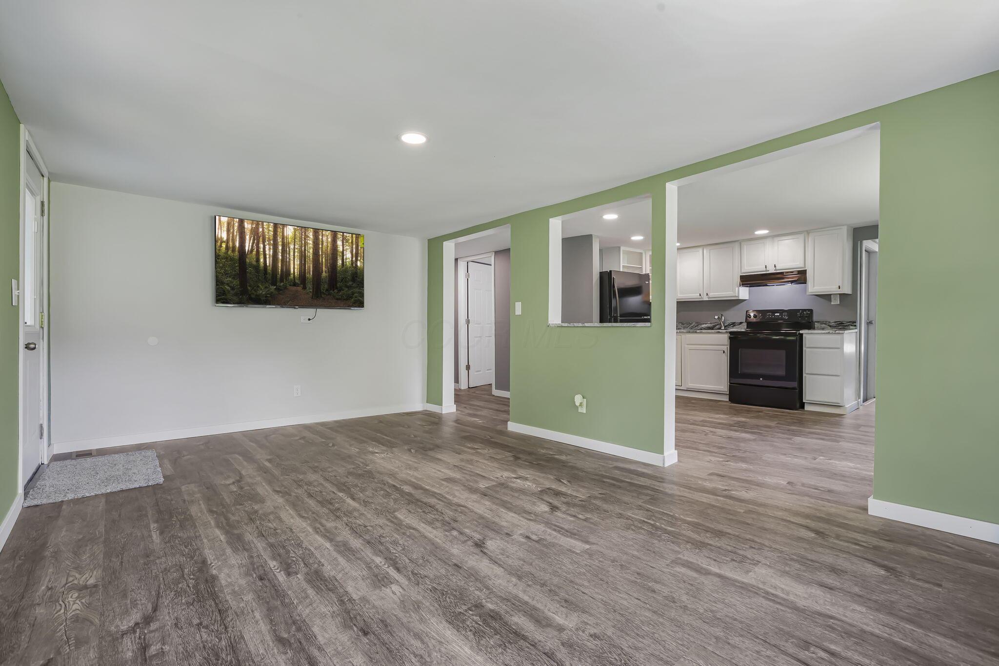 921 Connett Road Property Photo 4