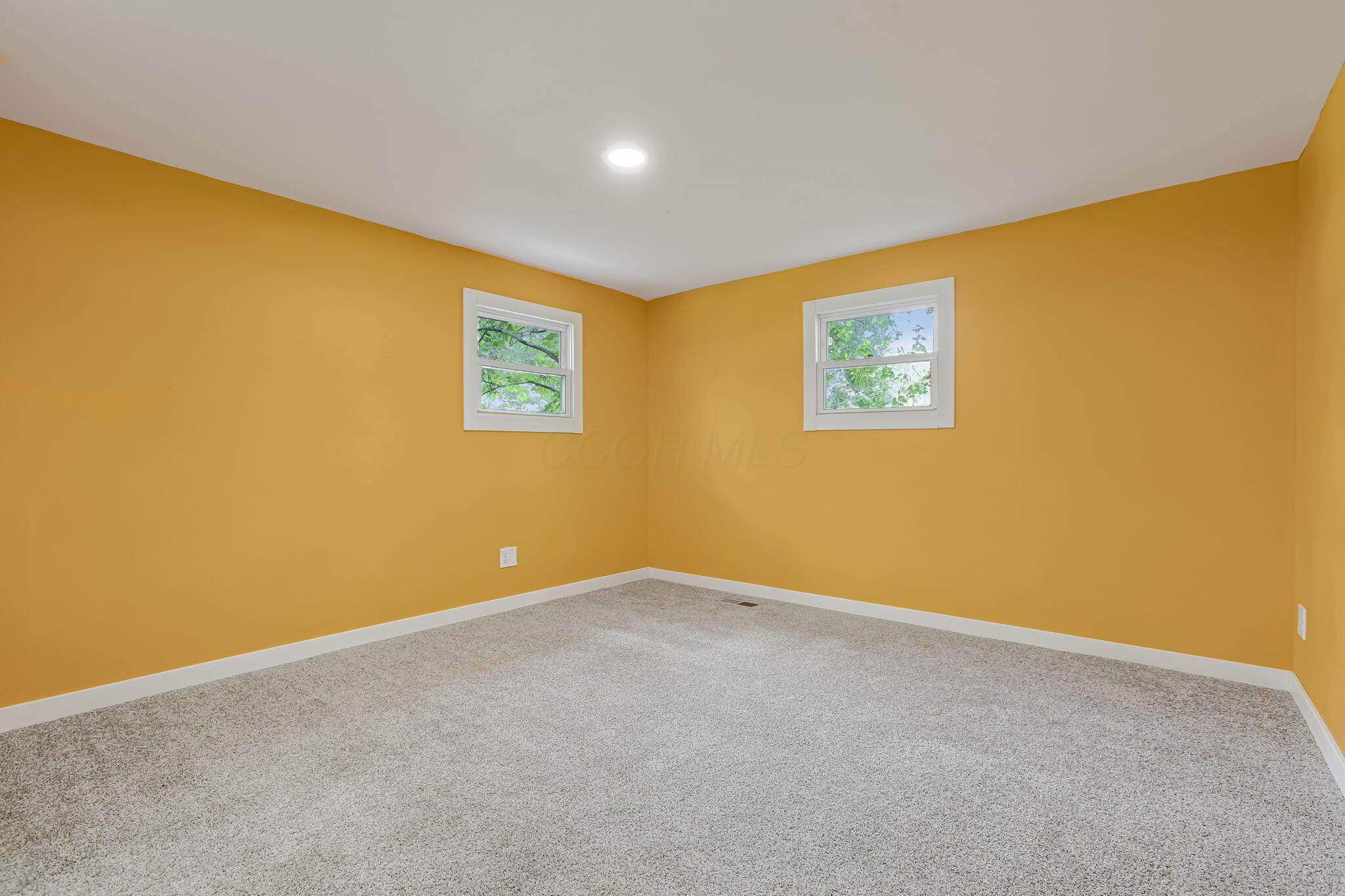 921 Connett Road Property Photo 23
