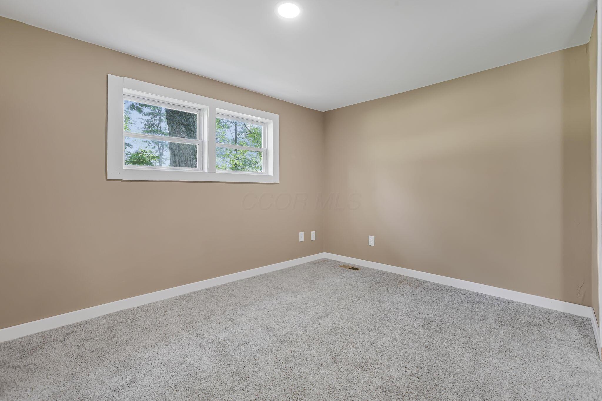 921 Connett Road Property Photo 25