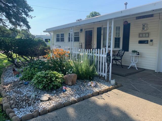 211 Walden Road Property Photo 2