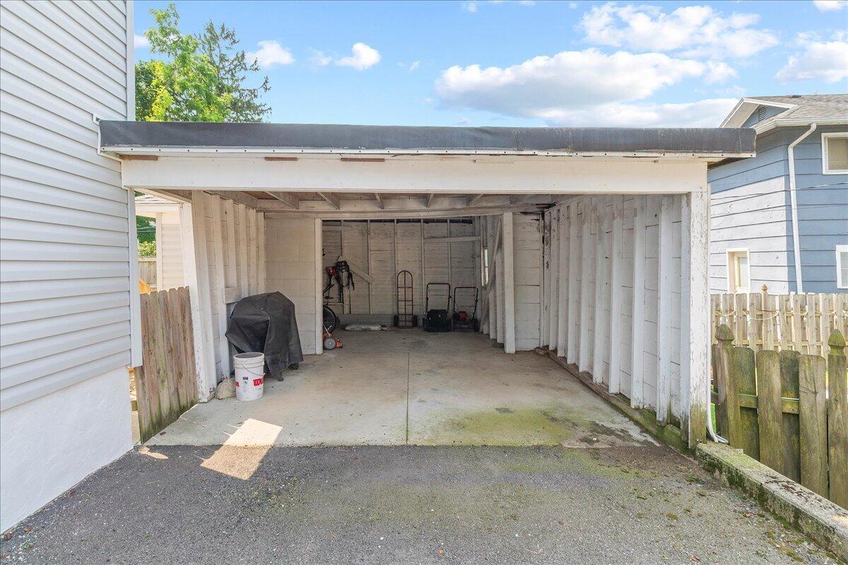304 E Williams Avenue Property Photo 43