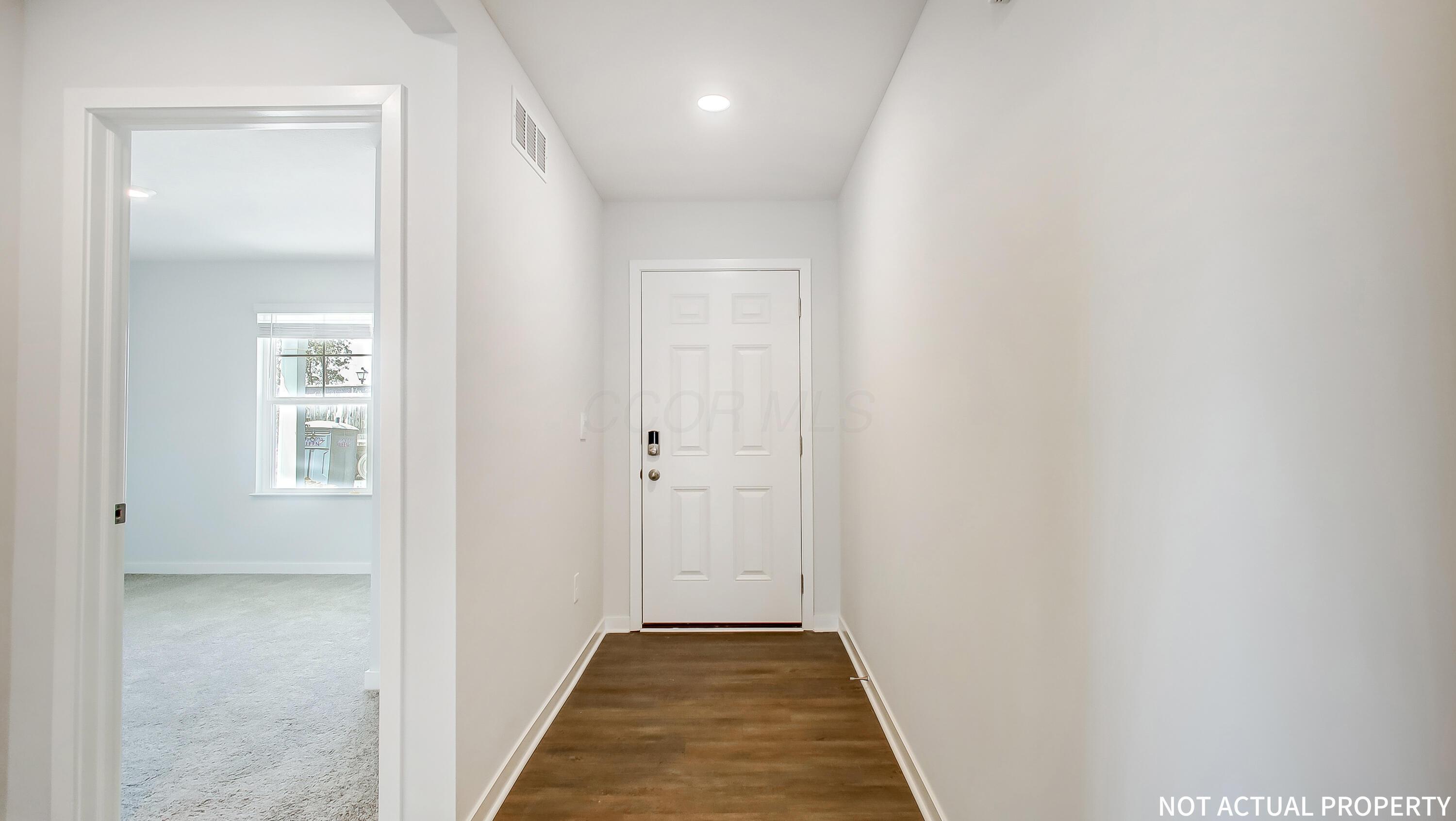 1137 Sherwood Loop Property Photo 6
