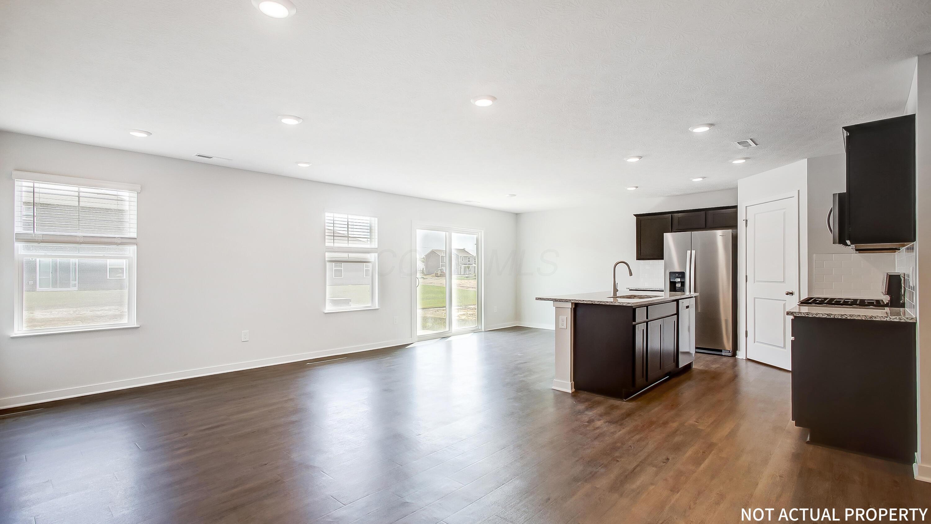 1137 Sherwood Loop Property Photo 7
