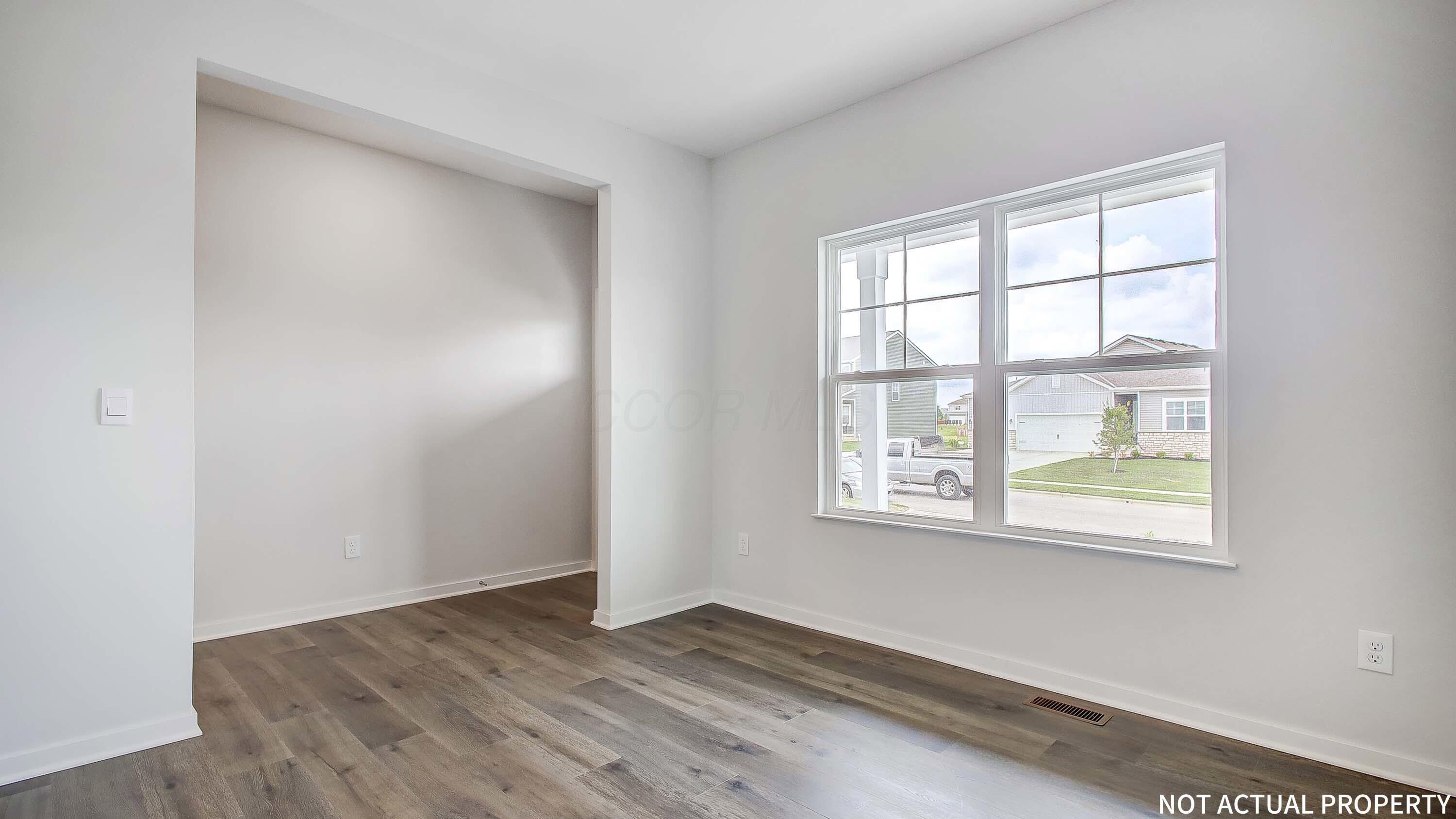 1145 Sherwood Loop Property Photo 8