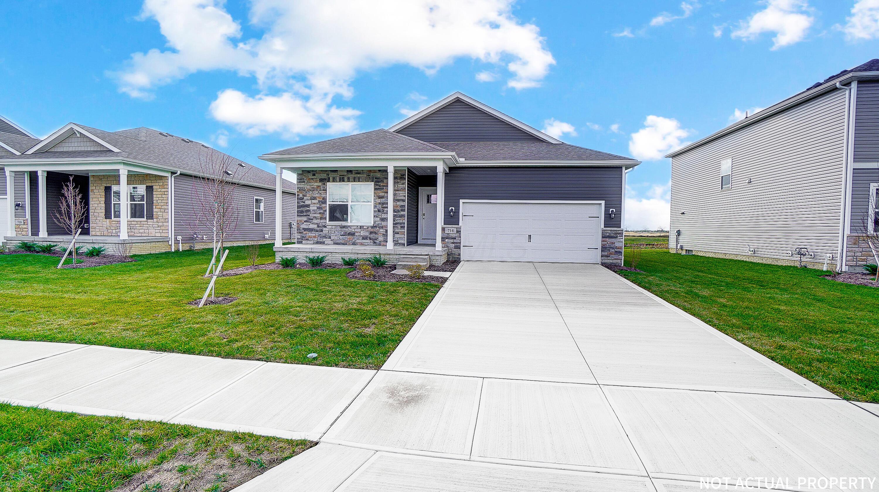 1185 Sherwood Loop Property Photo 3