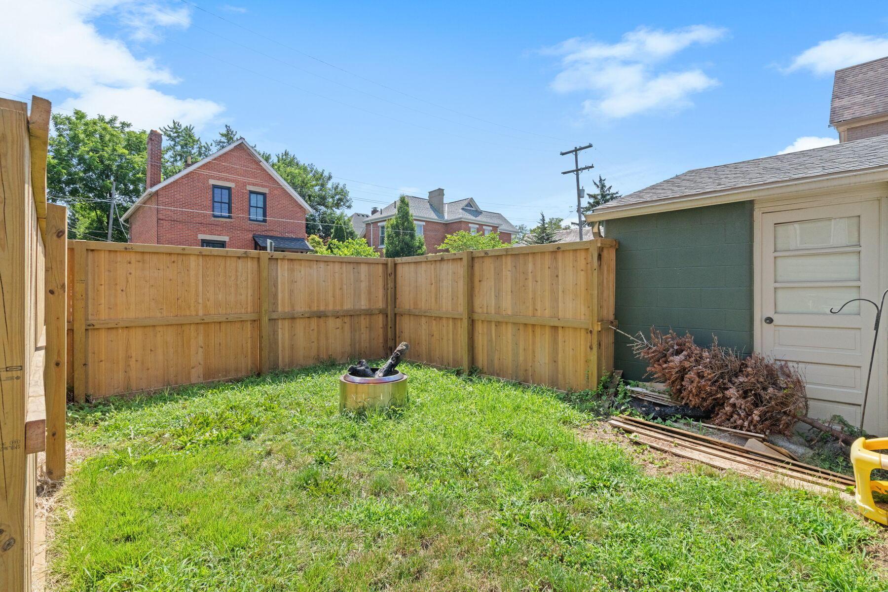 863-865 Beech Street Property Photo 41