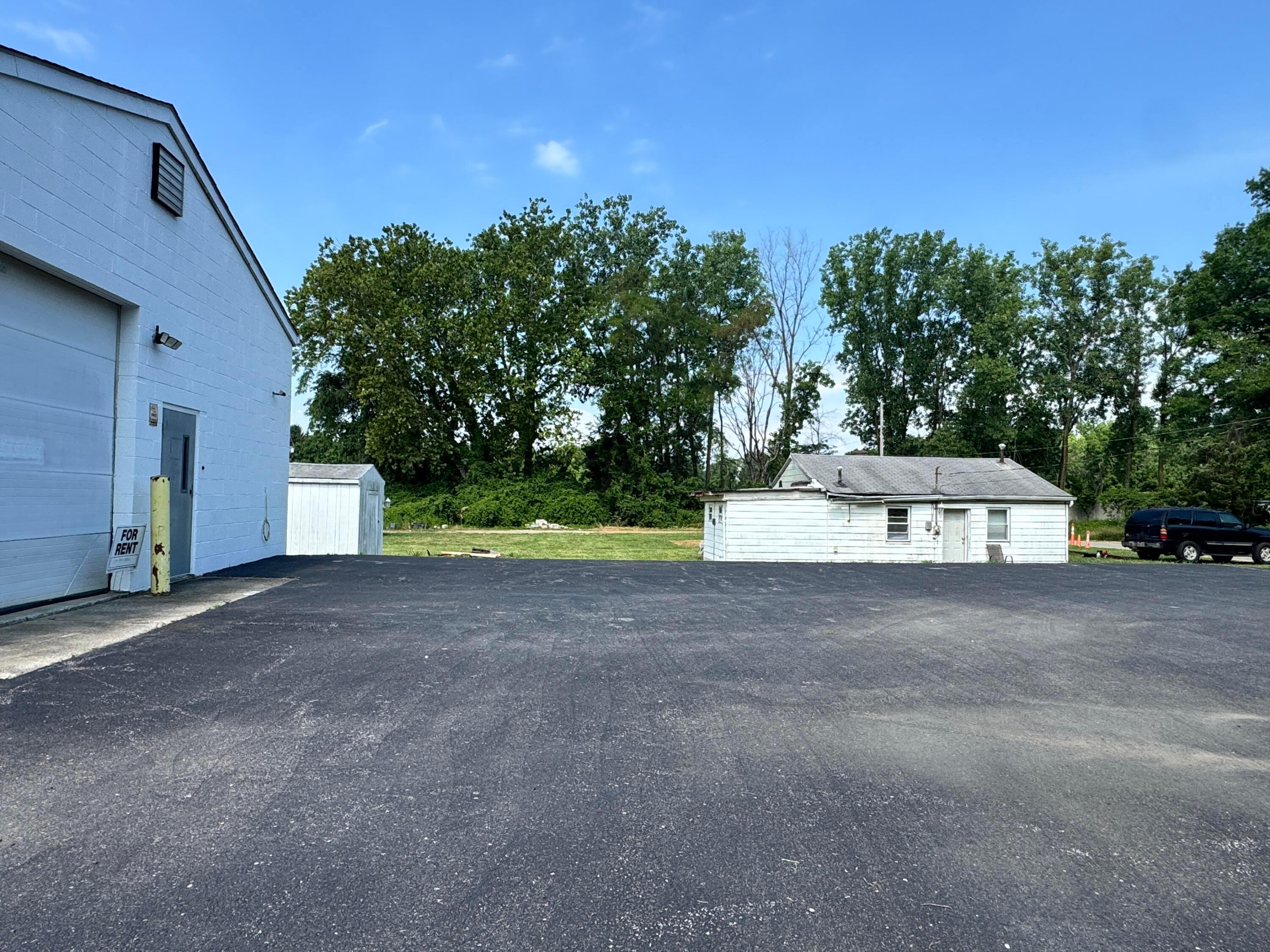 6005 Radekin Road Property Photo 17