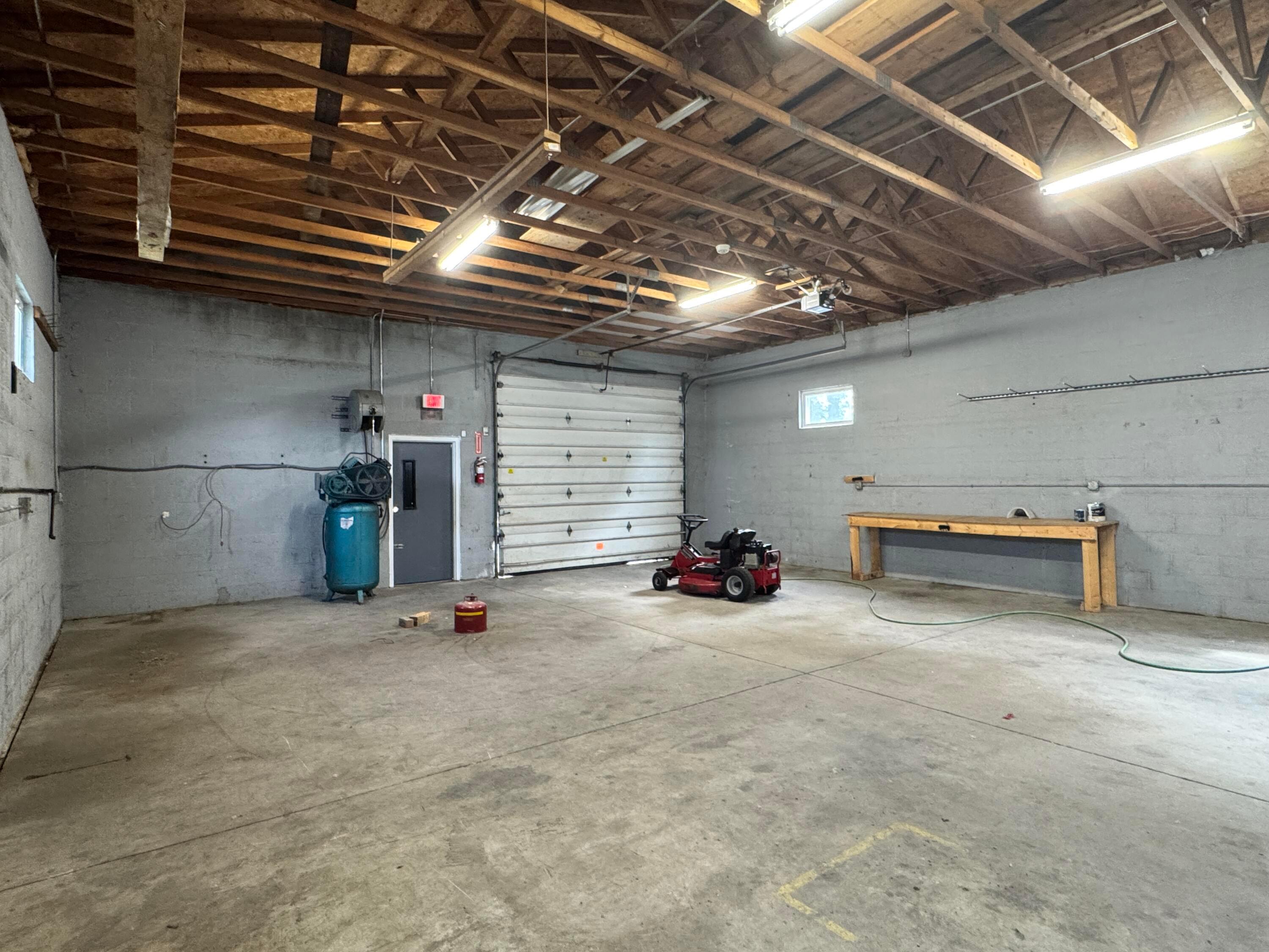 6005 Radekin Road Property Photo 19