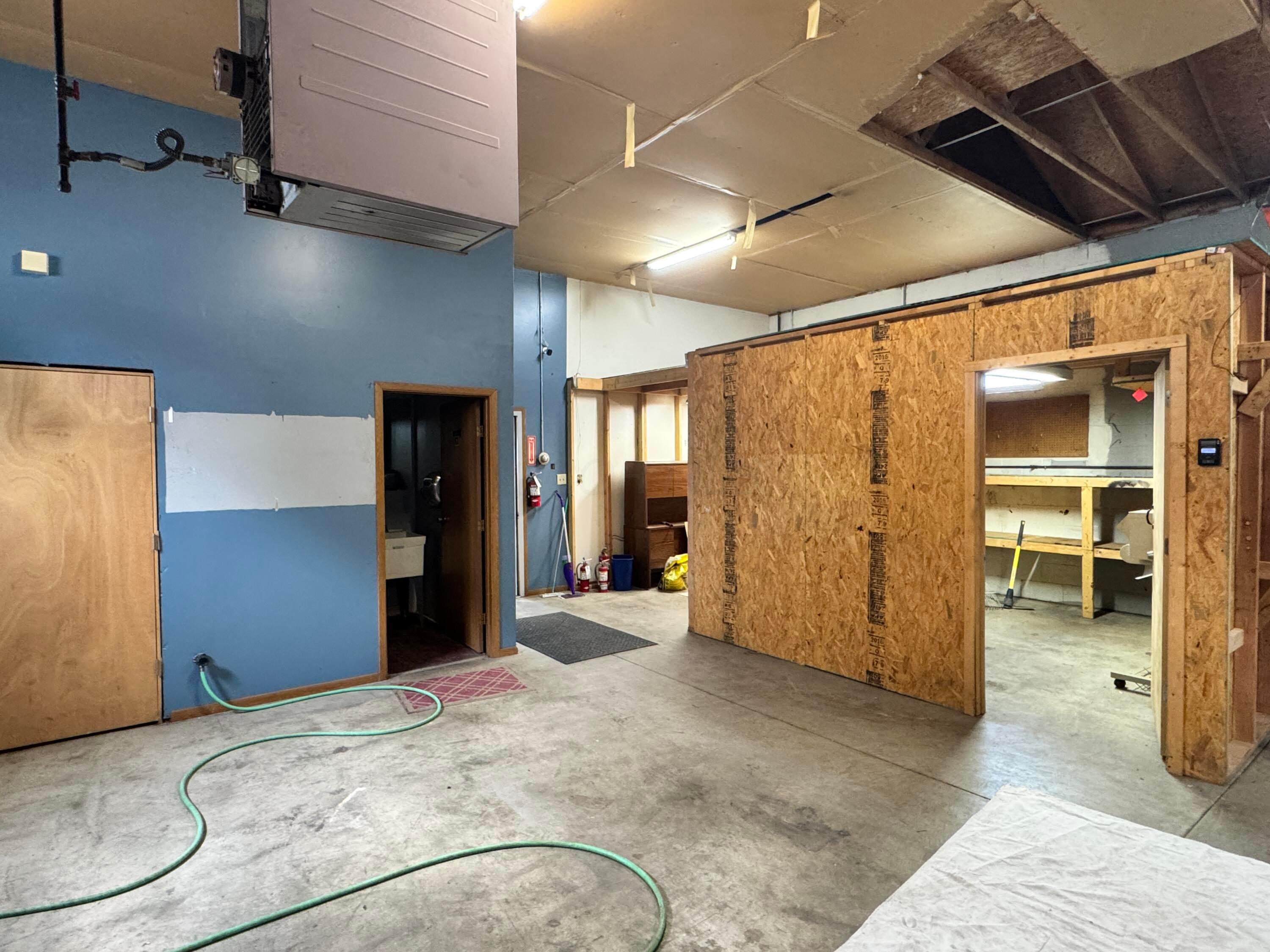 6005 Radekin Road Property Photo 22
