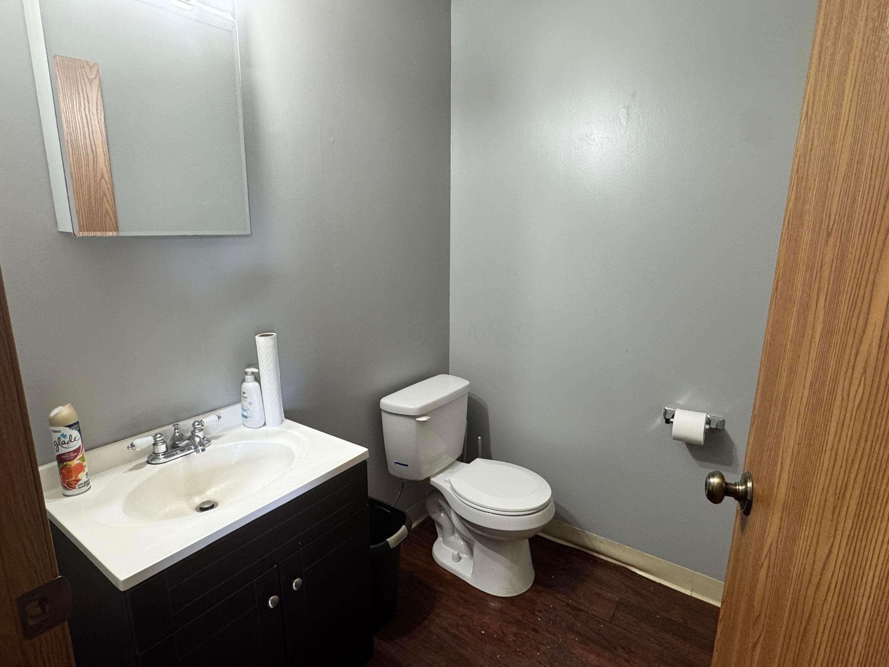 6005 Radekin Road Property Photo 27