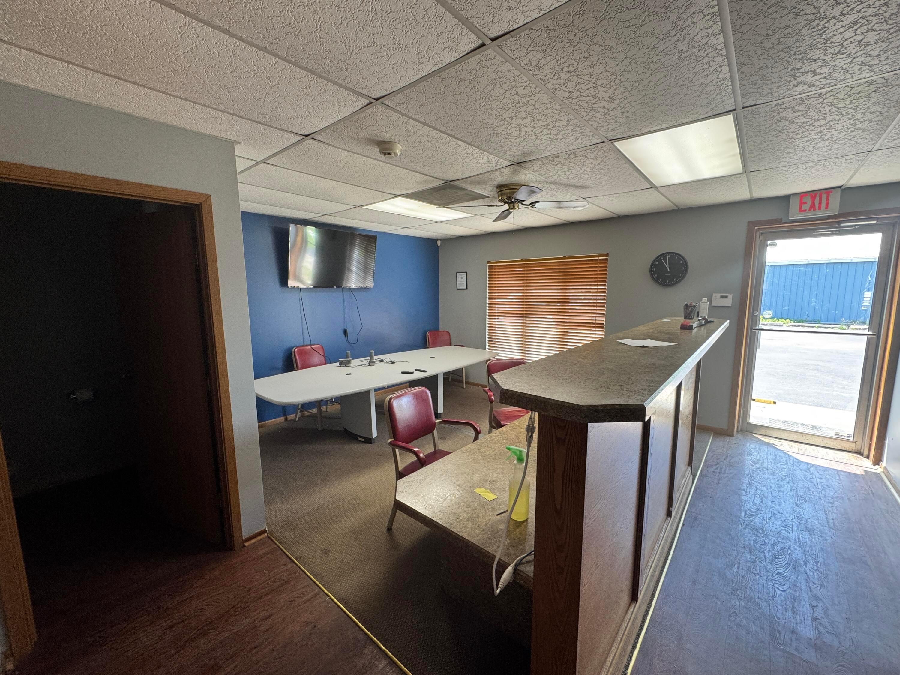 6005 Radekin Road Property Photo 28