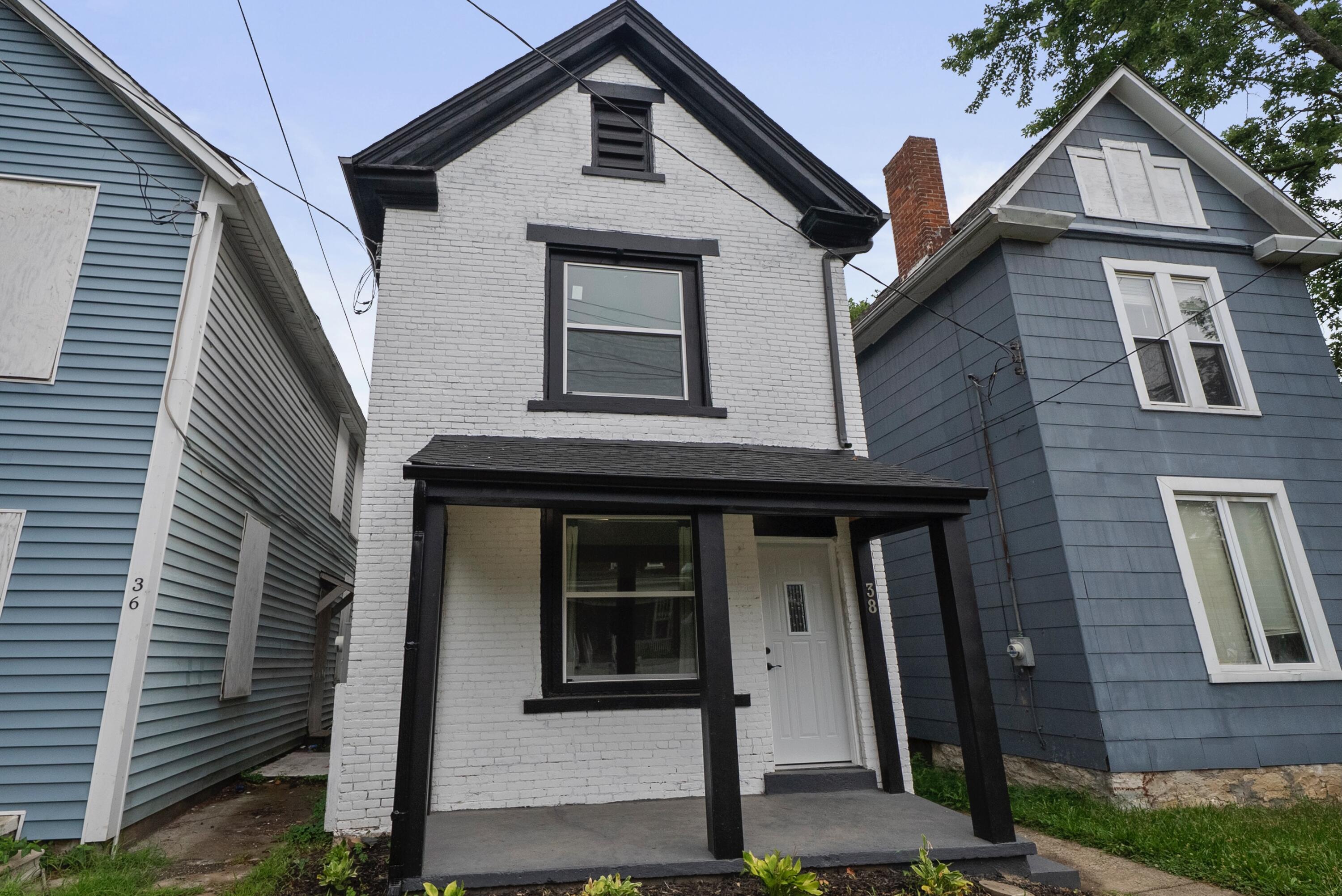 38 E Innis Avenue