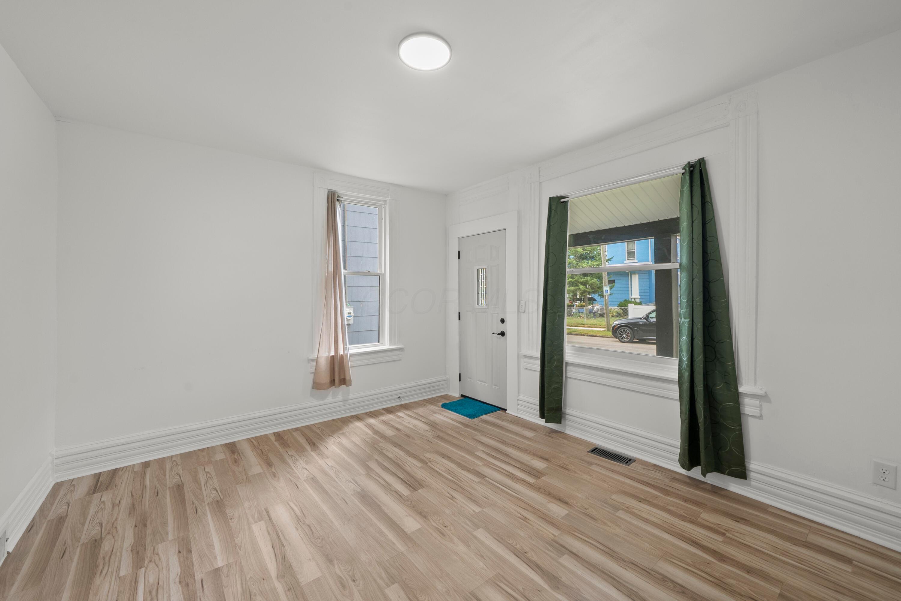 38 E Innis Avenue Property Photo 2
