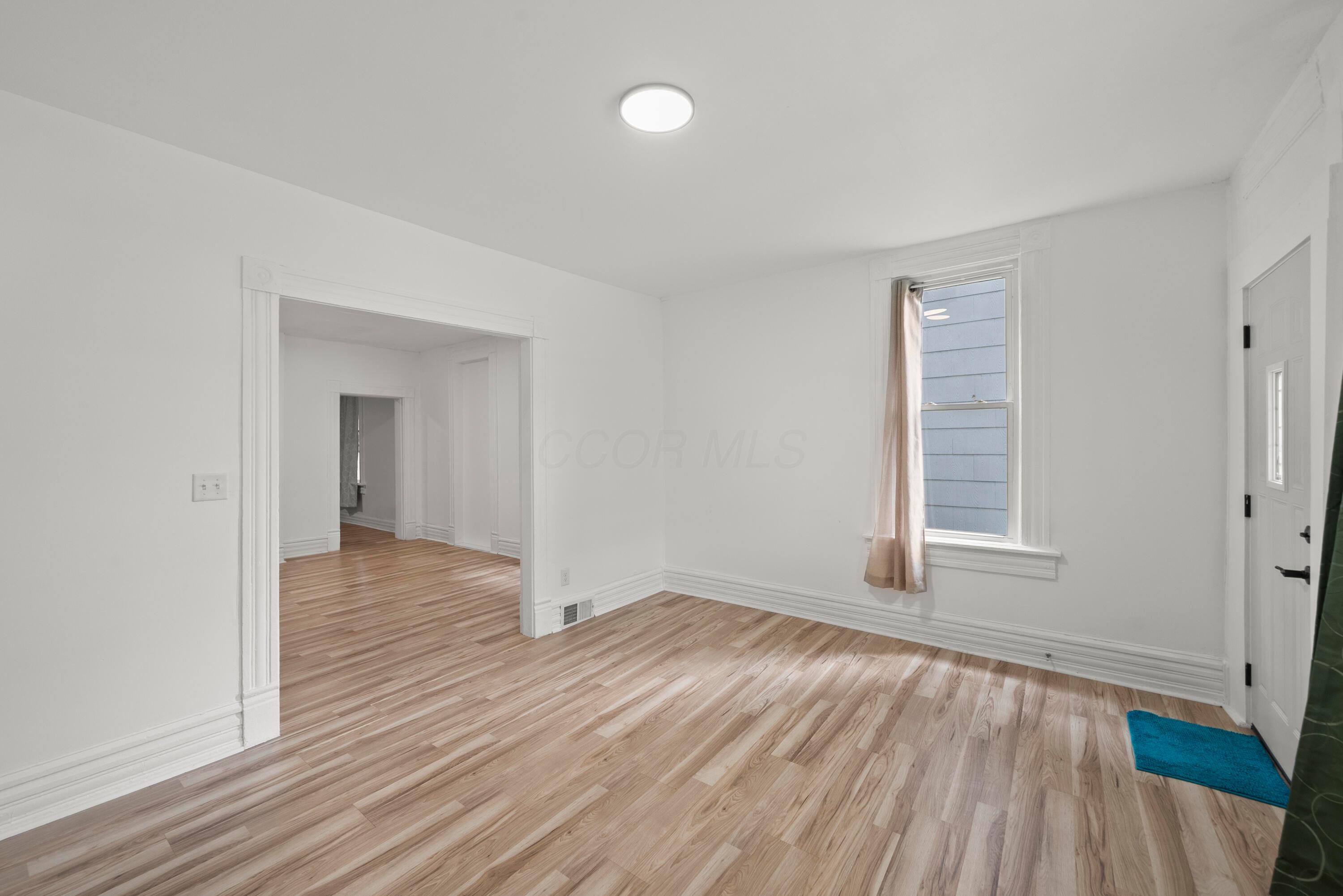 38 E Innis Avenue Property Photo 3