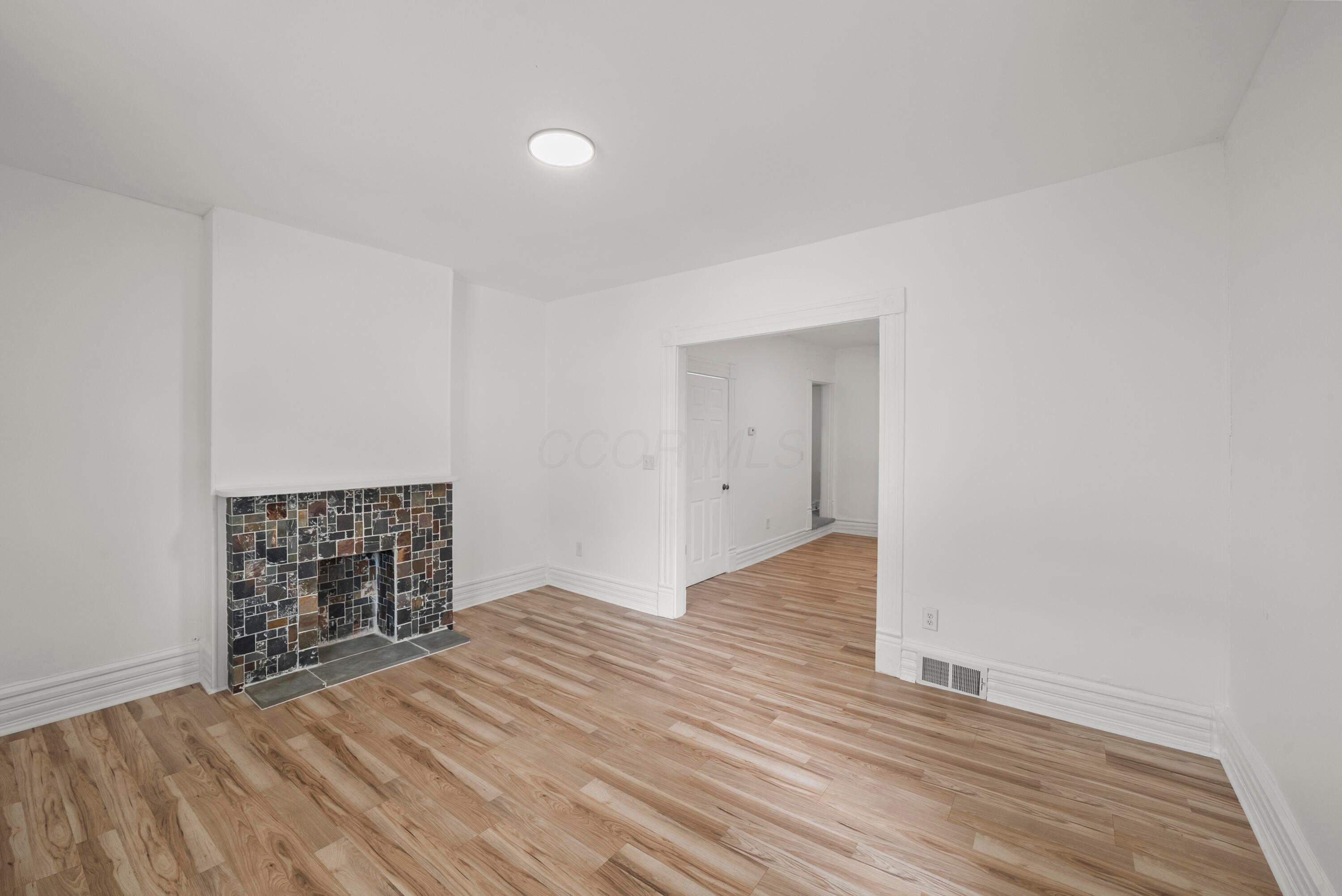 38 E Innis Avenue Property Photo 4