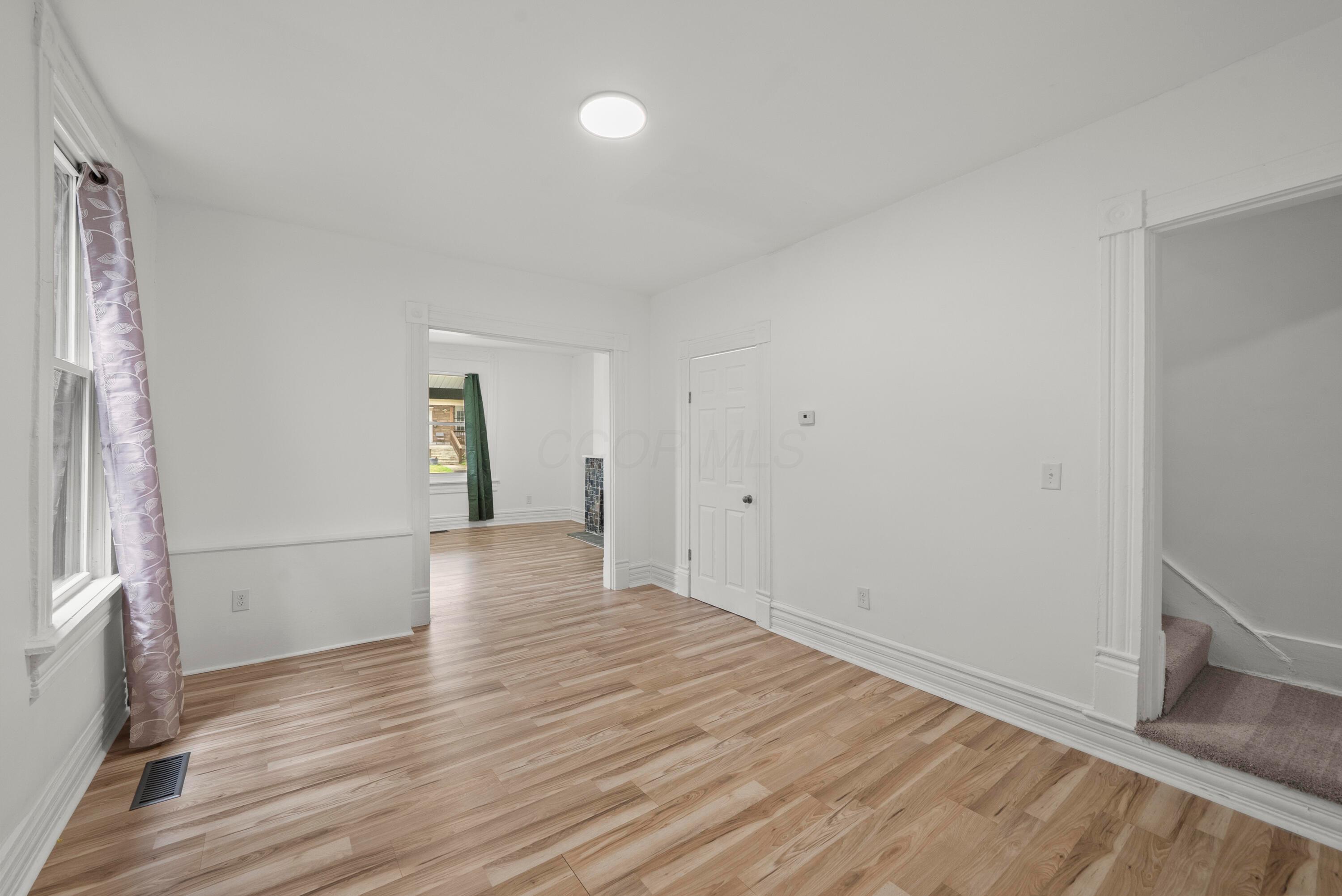 38 E Innis Avenue Property Photo 6
