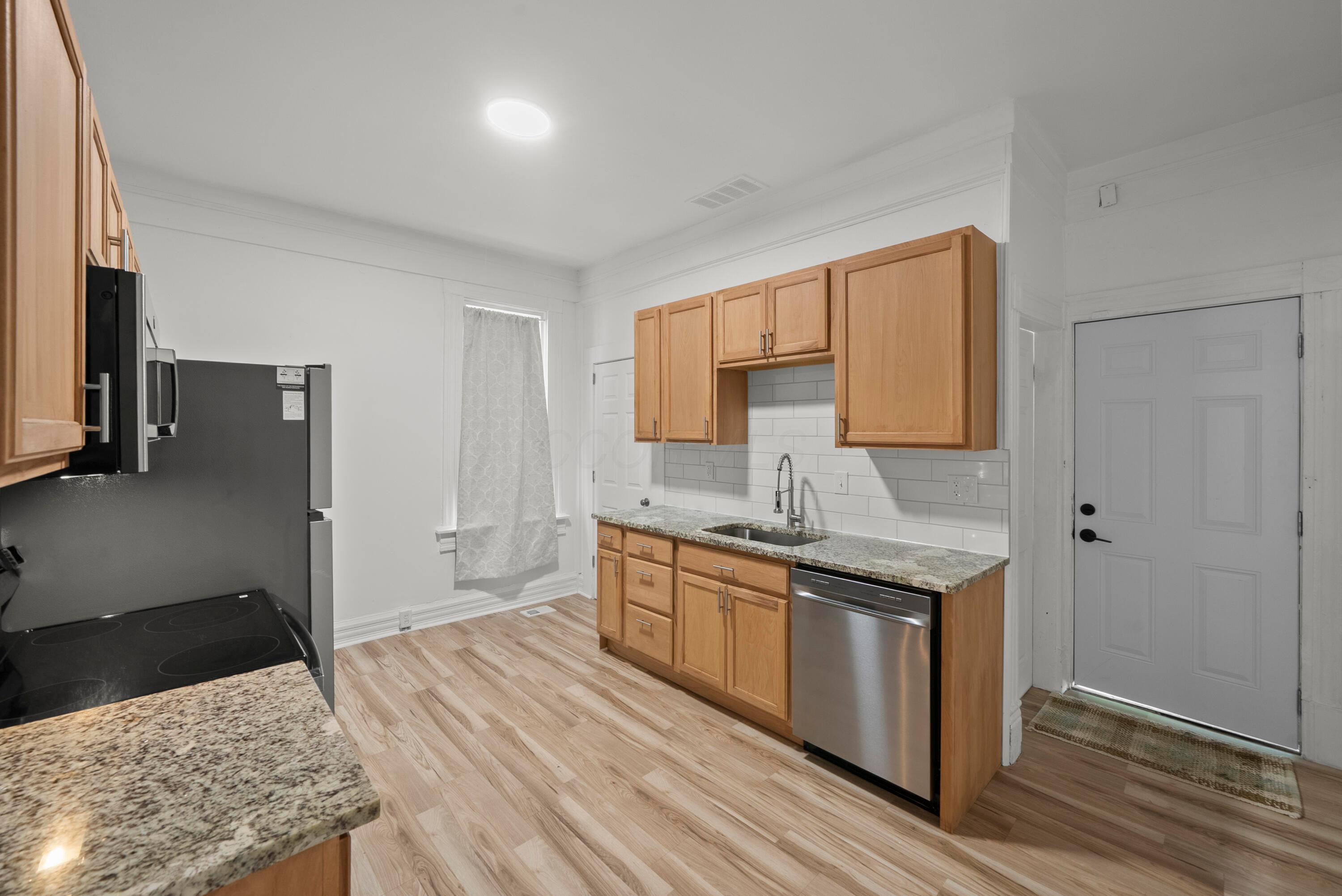 38 E Innis Avenue Property Photo 10