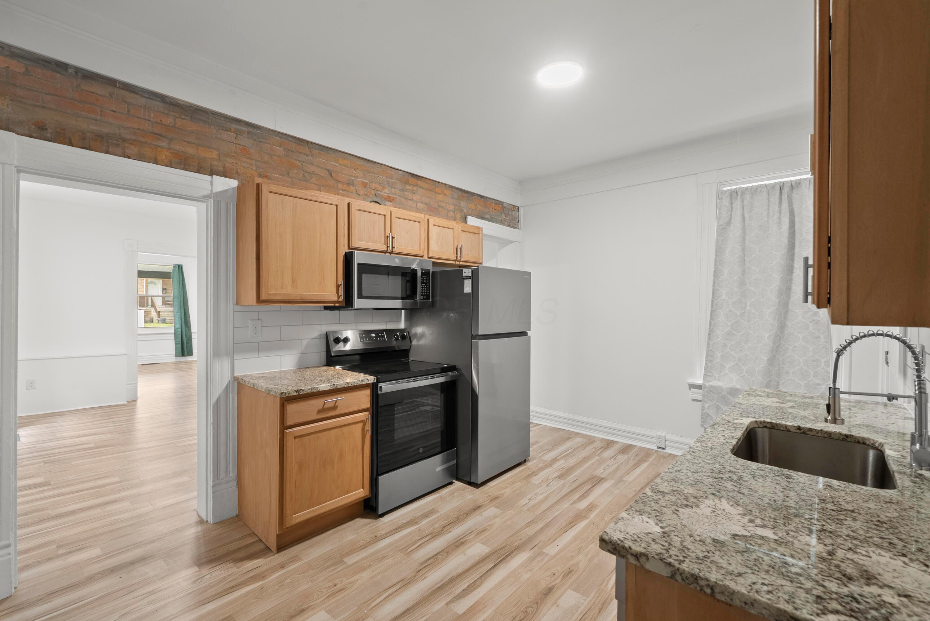 38 E Innis Avenue Property Photo 11