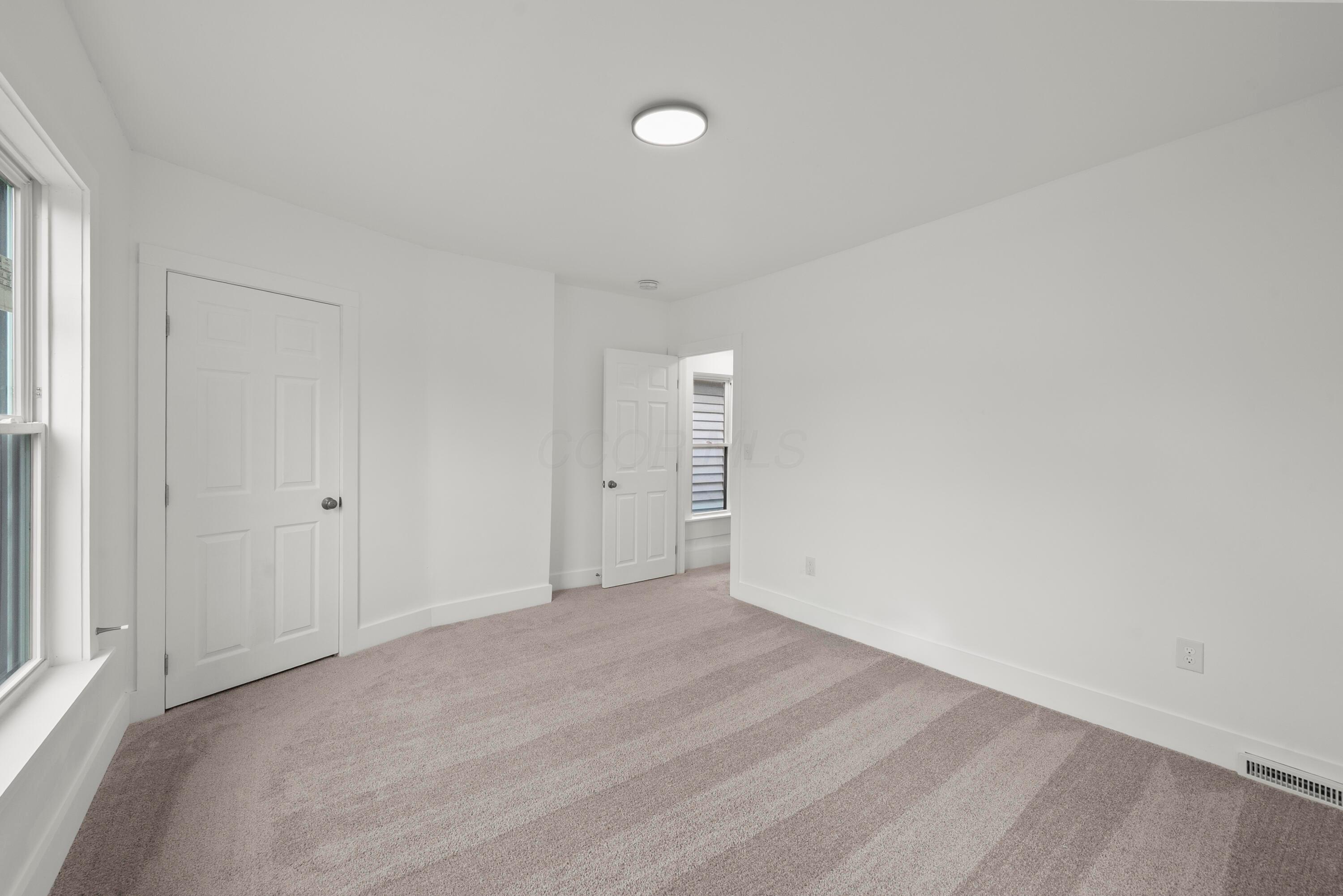 38 E Innis Avenue Property Photo 20