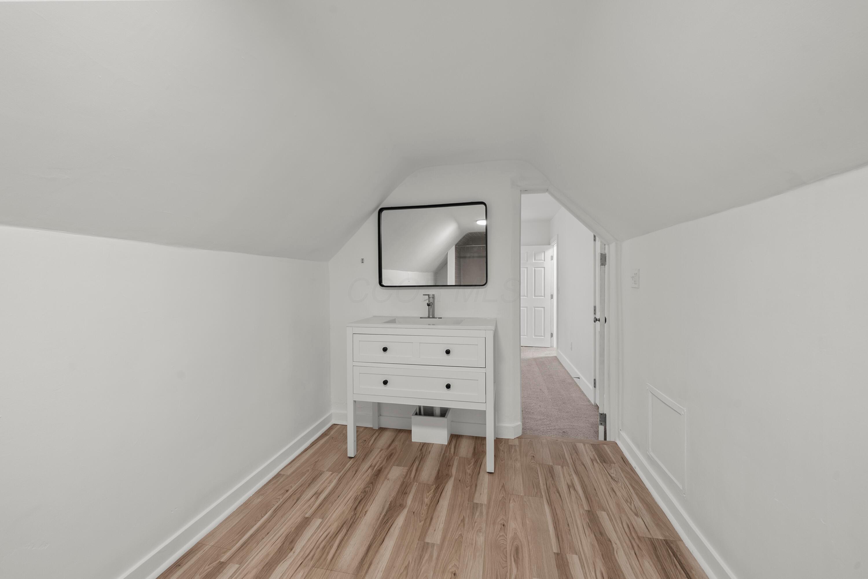 38 E Innis Avenue Property Photo 22