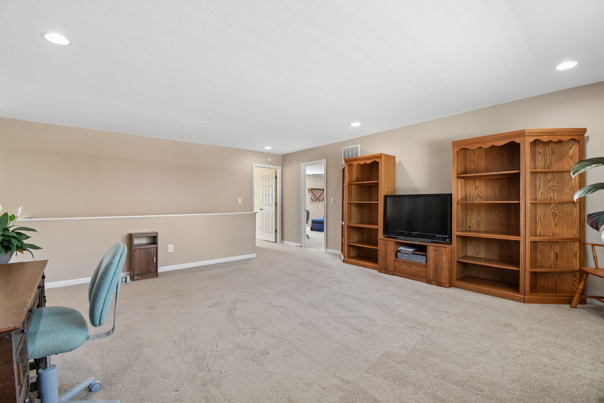 423 Kingston Circle Property Photo 33