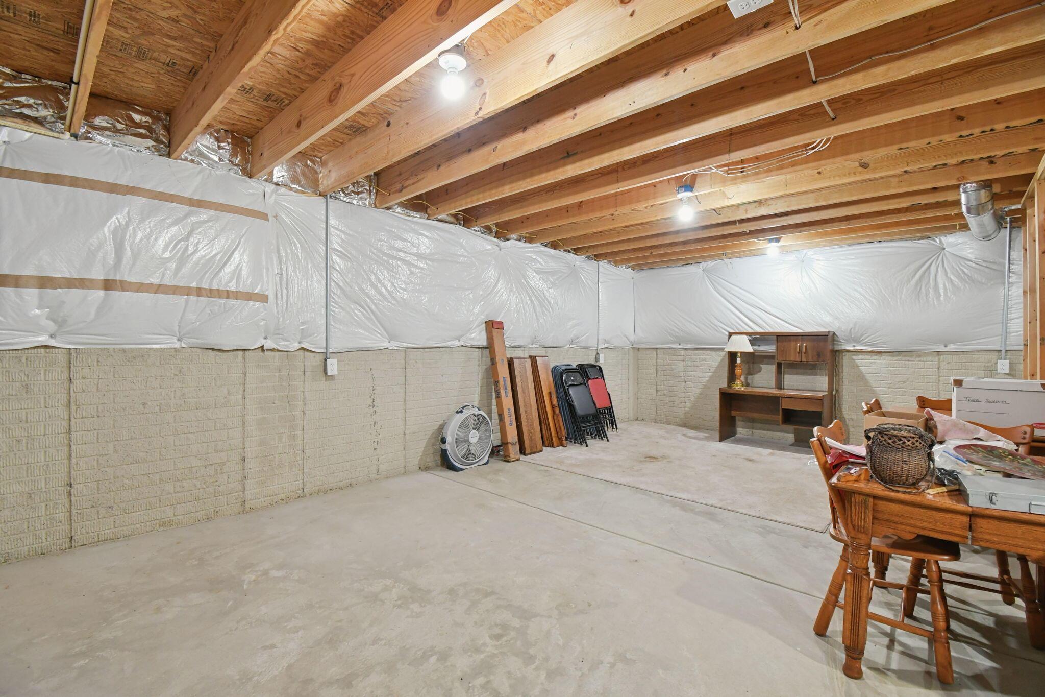 423 Kingston Circle Property Photo 39