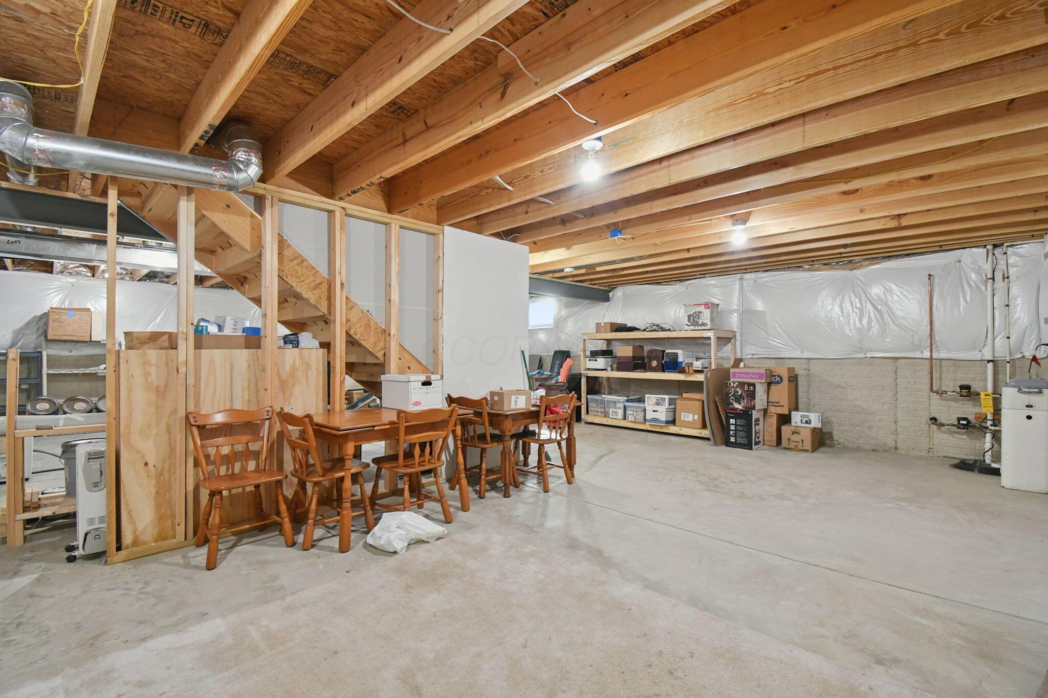 423 Kingston Circle Property Photo 40