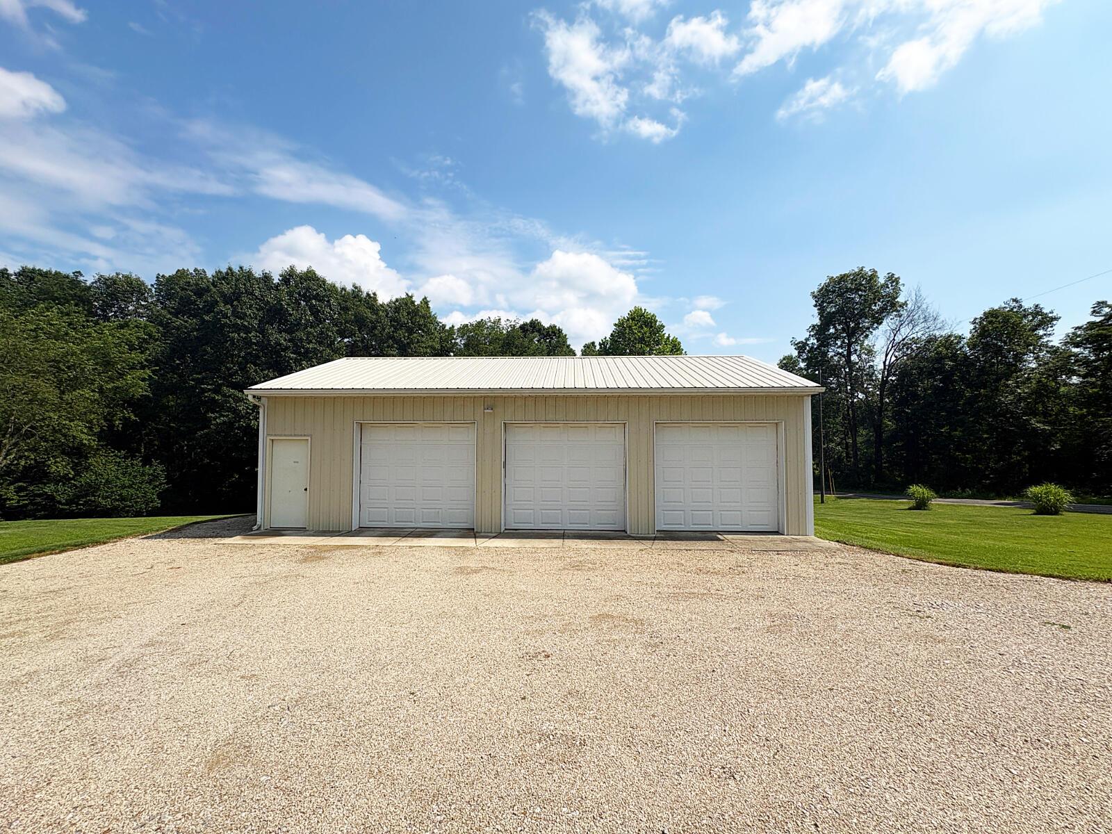6480 Township Road 293 Property Photo 3