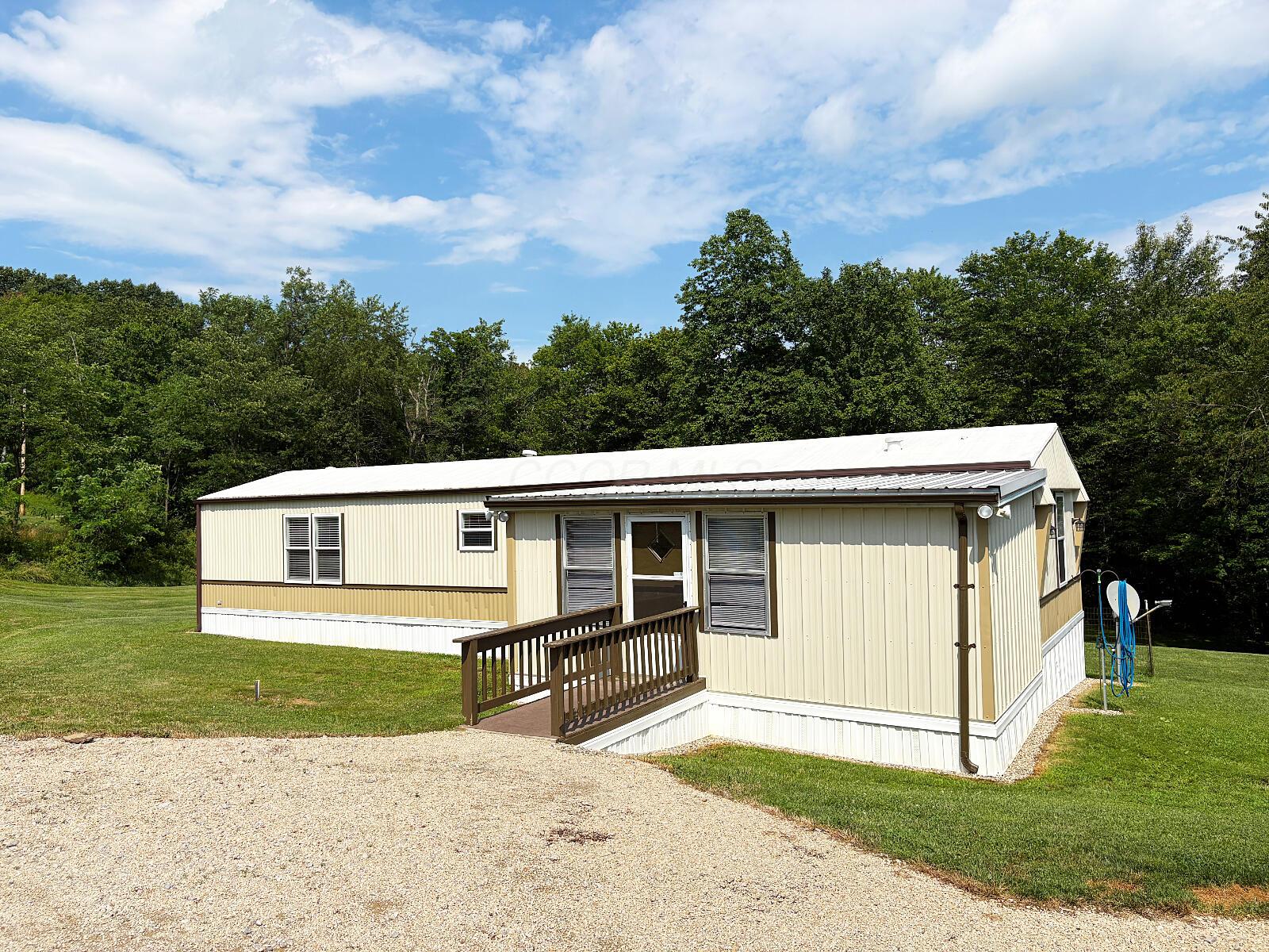 6480 Township Road 293 Property Photo 4
