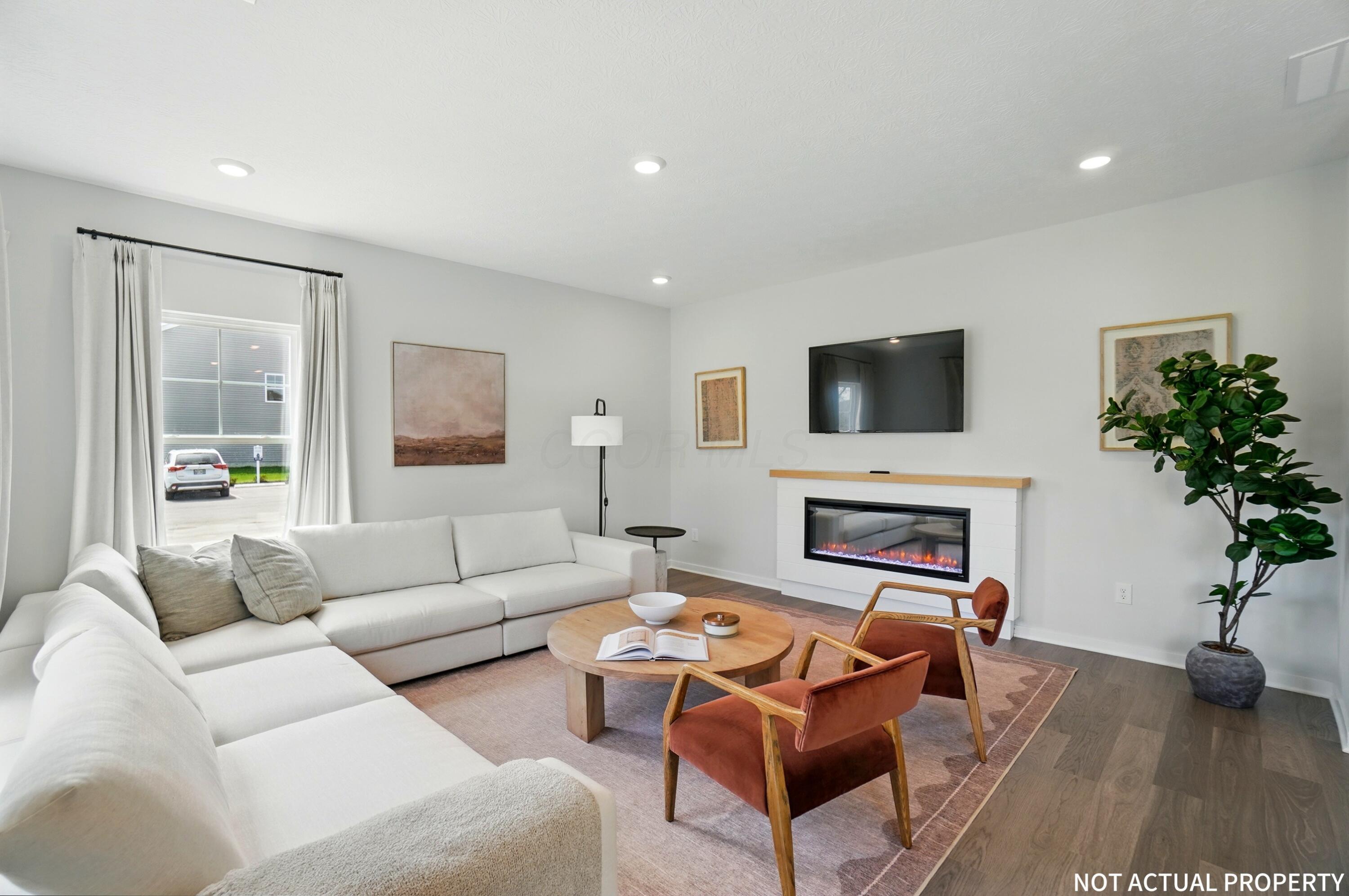 1193 Sherwood Loop Property Photo 4