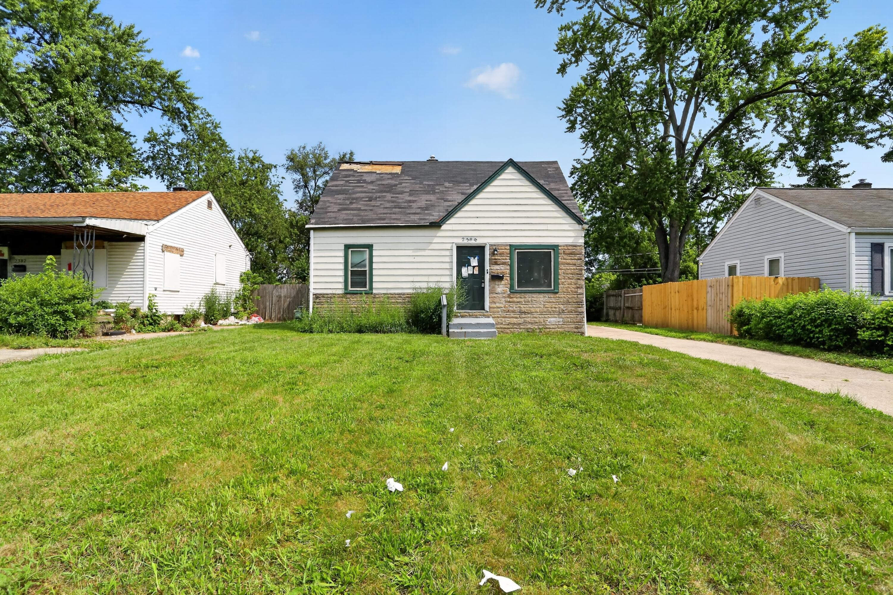 2388 Vendome Drive S Property Photo 1