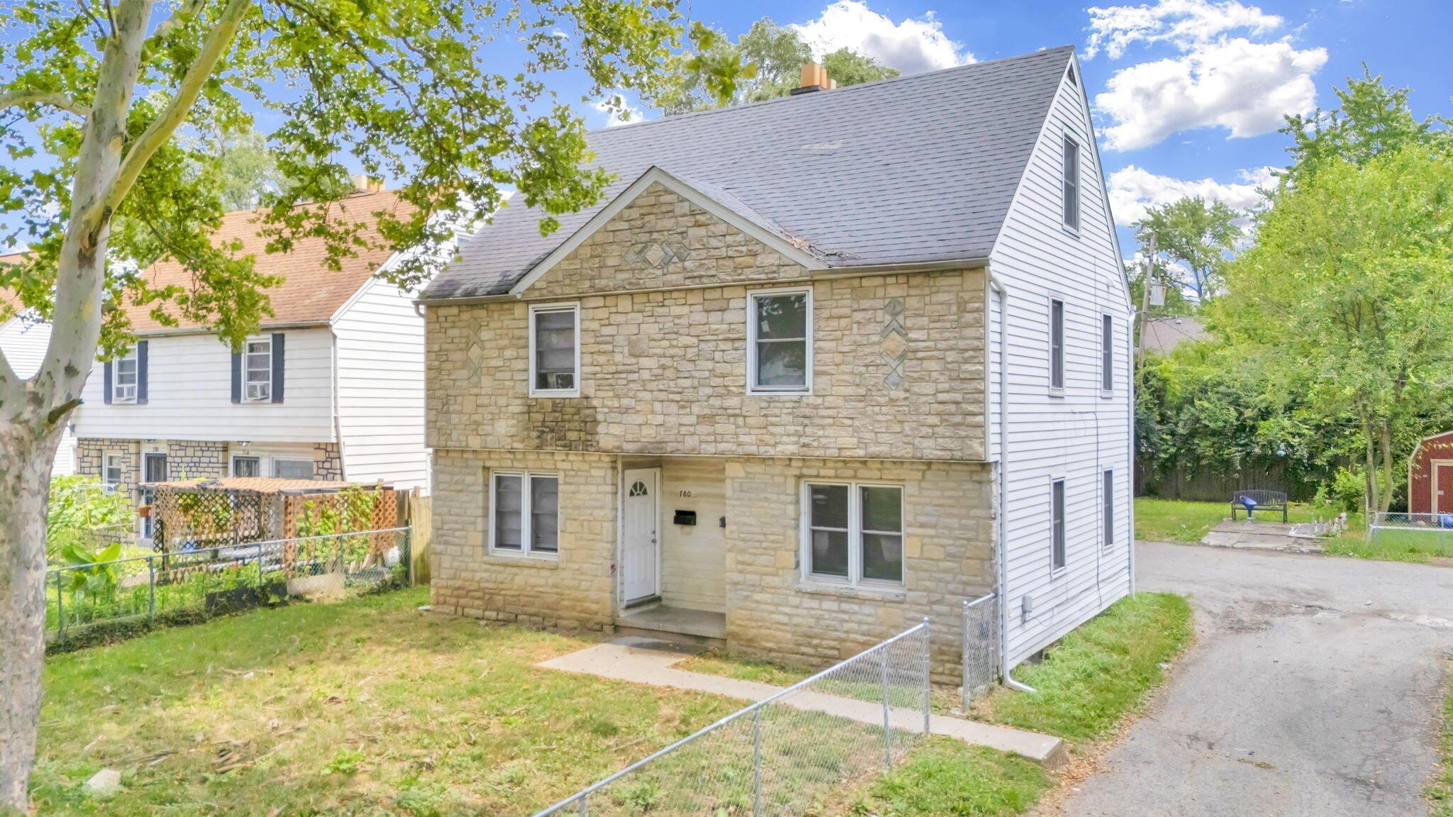 780-782 Whitethorne Avenue Property Photo 2