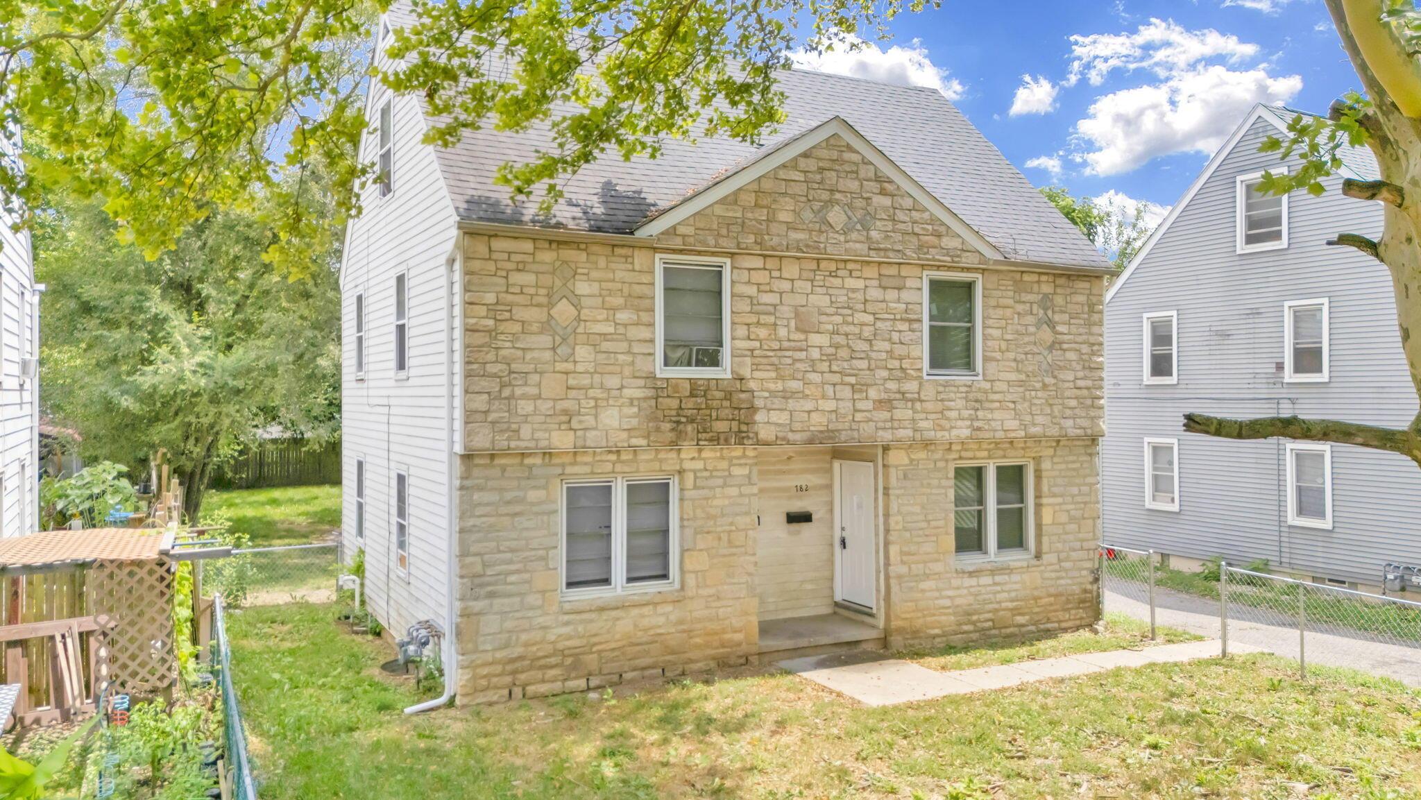 780-782 Whitethorne Avenue Property Photo 3