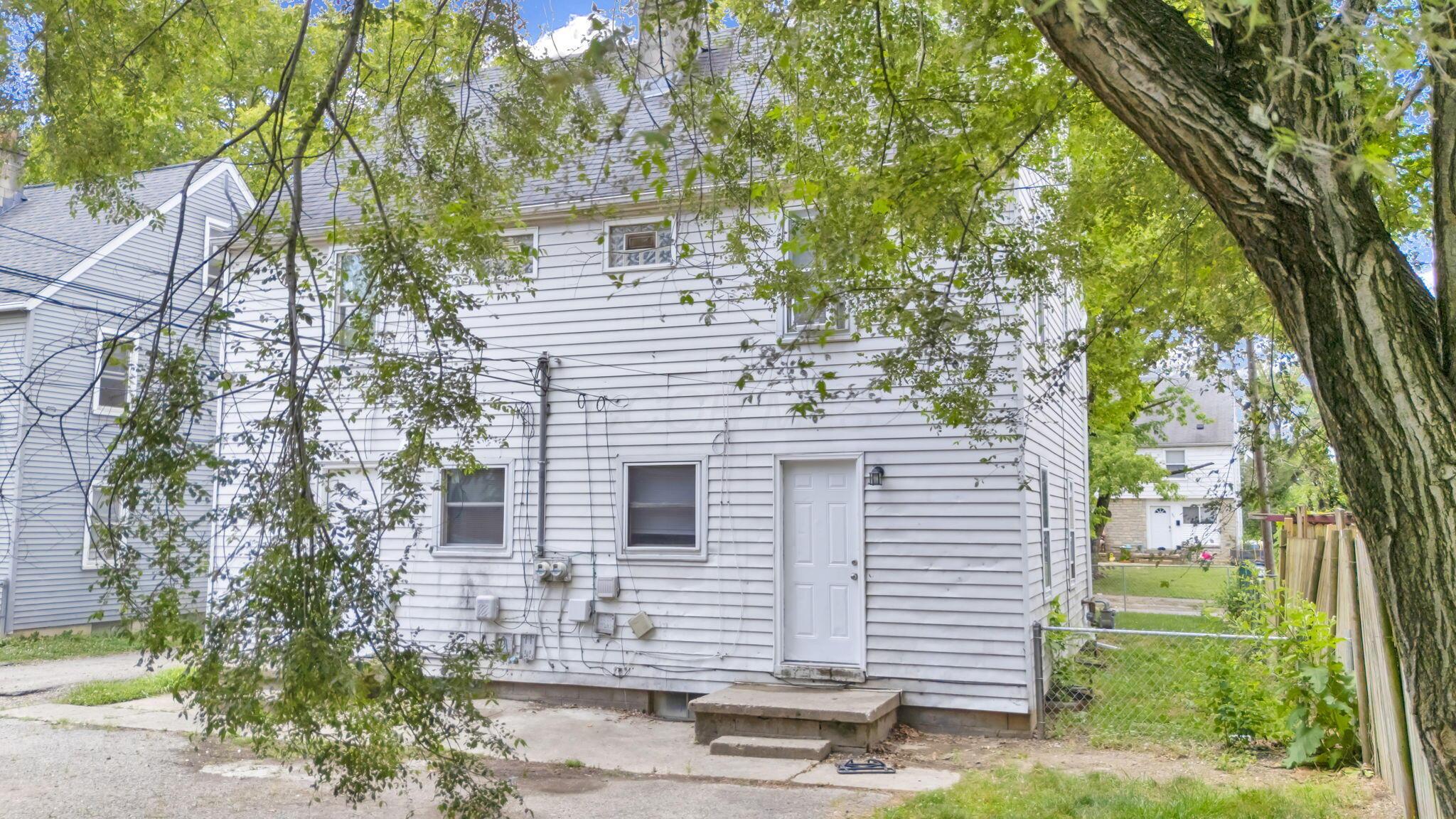 780-782 Whitethorne Avenue Property Photo 7