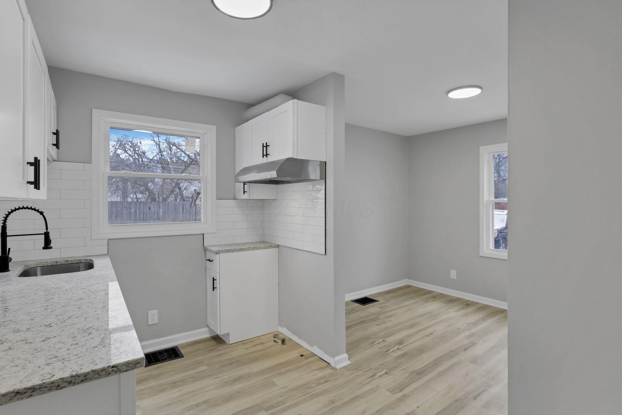 780-782 Whitethorne Avenue Property Photo 17