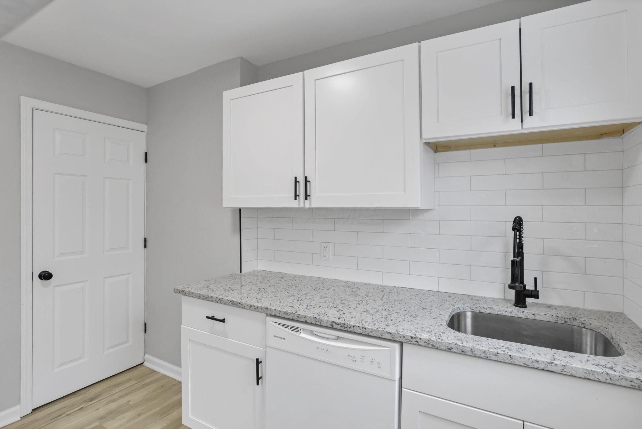 780-782 Whitethorne Avenue Property Photo 19
